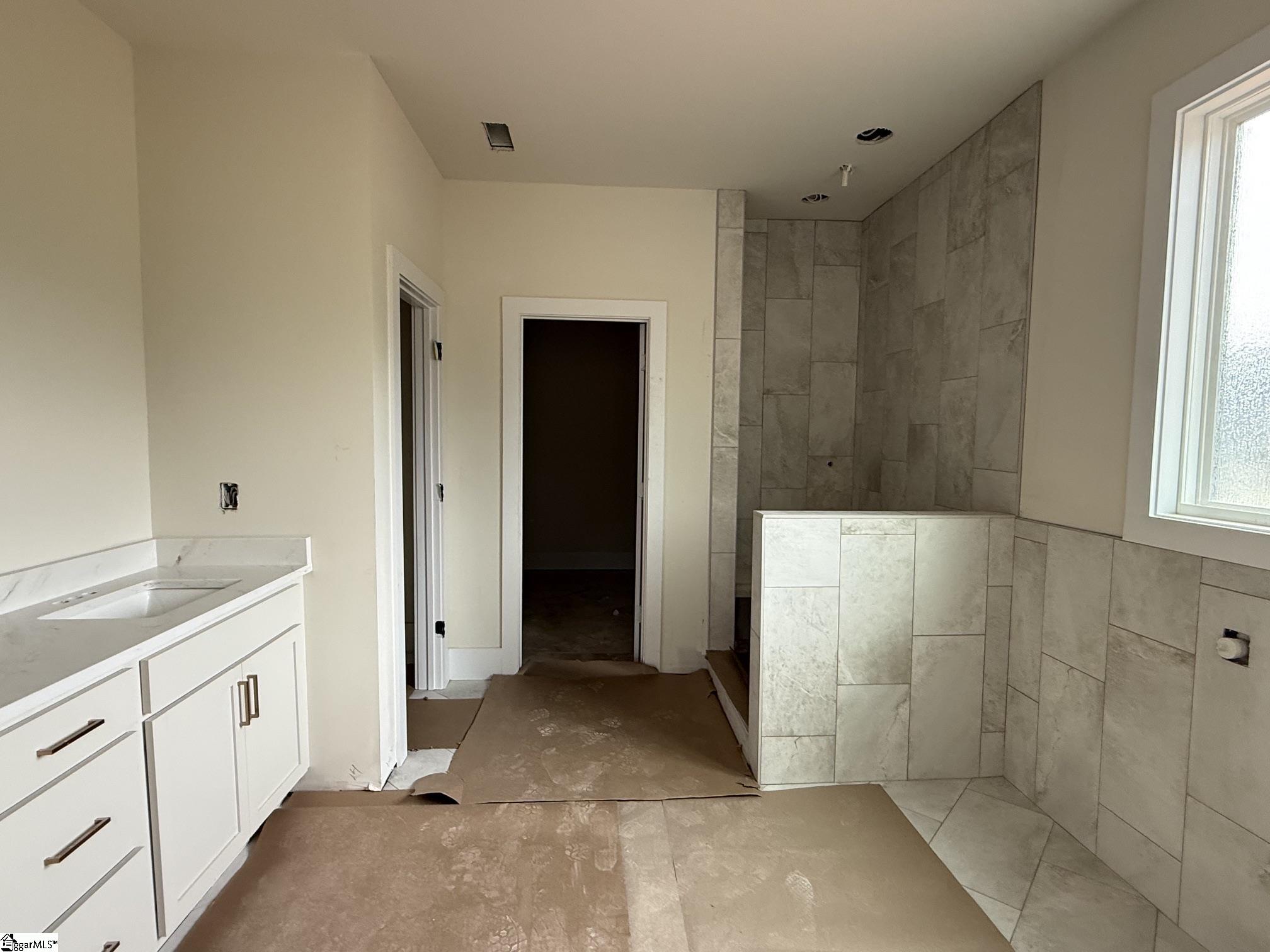4034 Hollybank Drive Property Photo 8