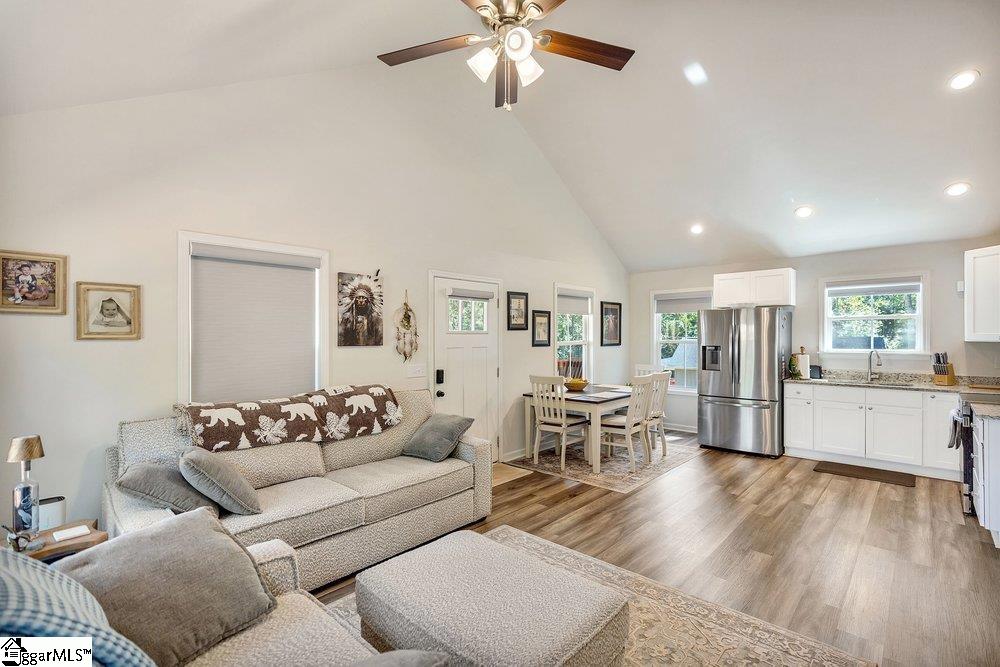 209 Crystal Lane Property Photo 3