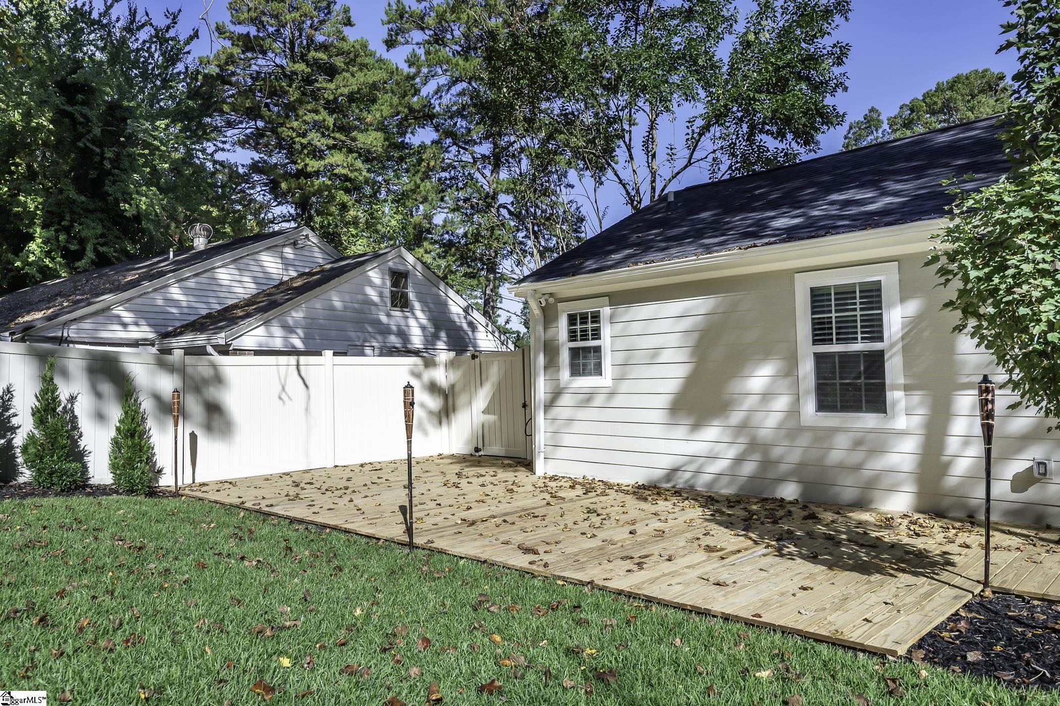130 Cleveirvine Avenue Property Photo 4