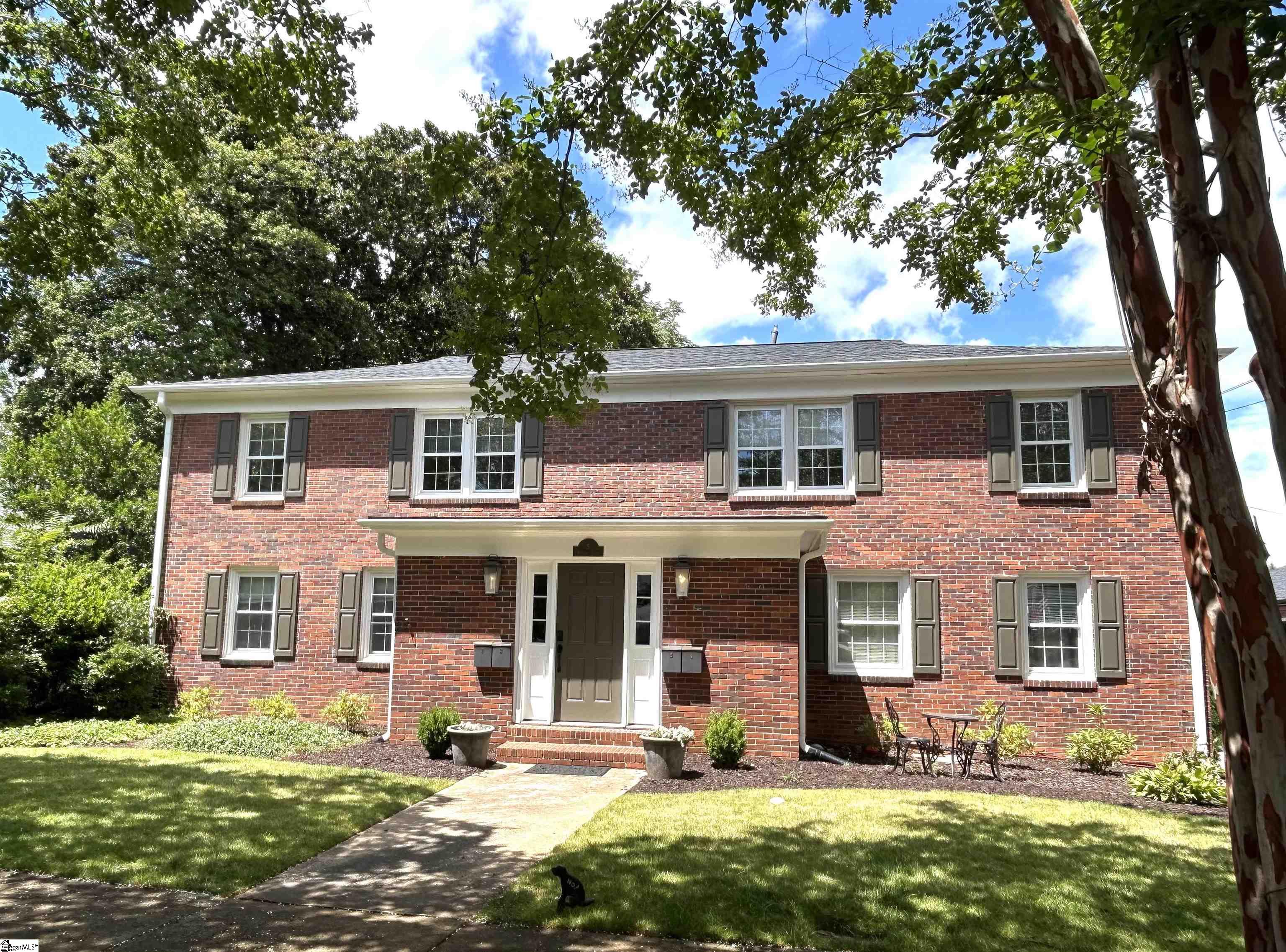 5 Whitsett Street Property Photo 1