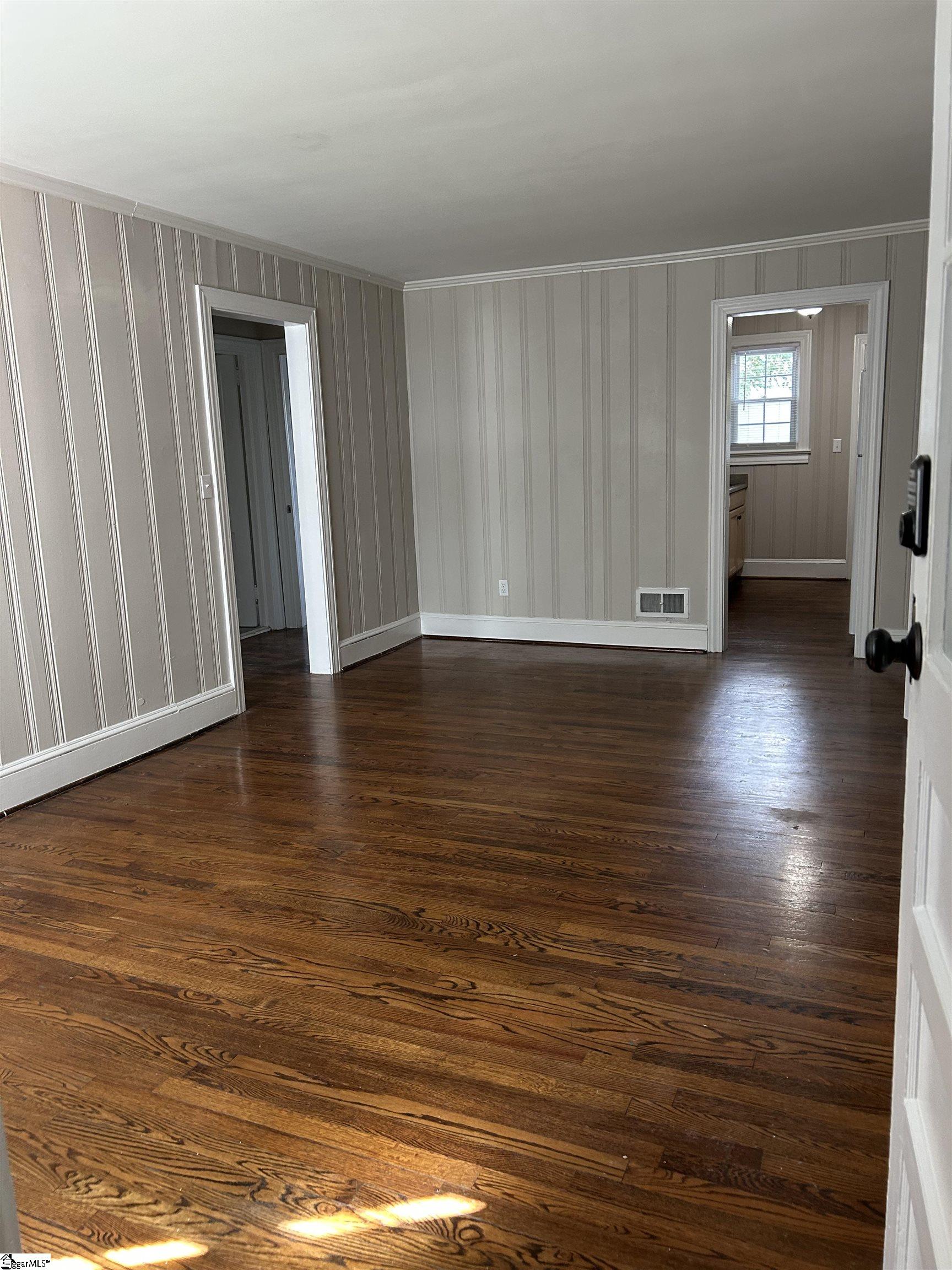 5 Whitsett Street Property Photo 7
