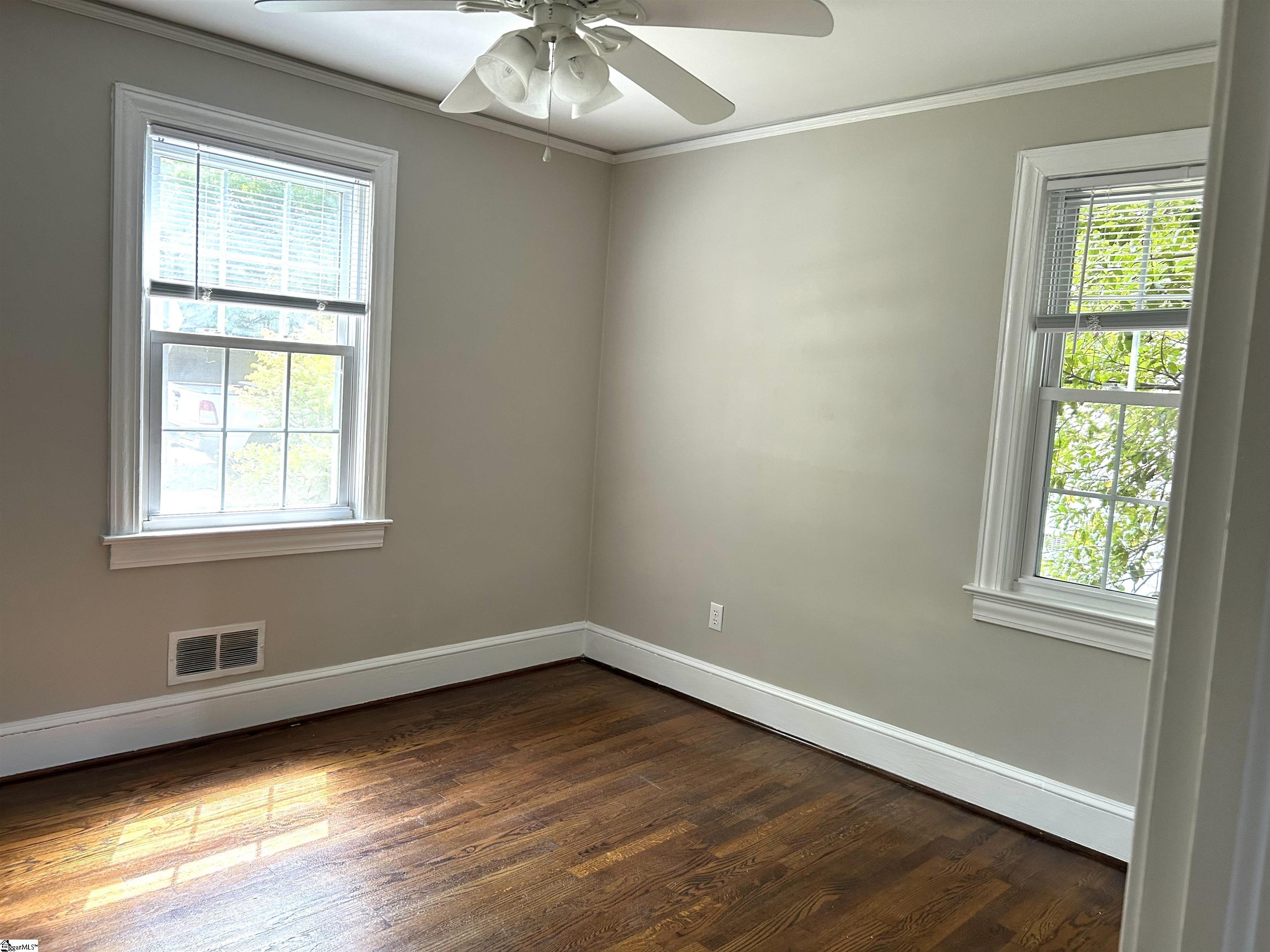 5 Whitsett Street Property Photo 8