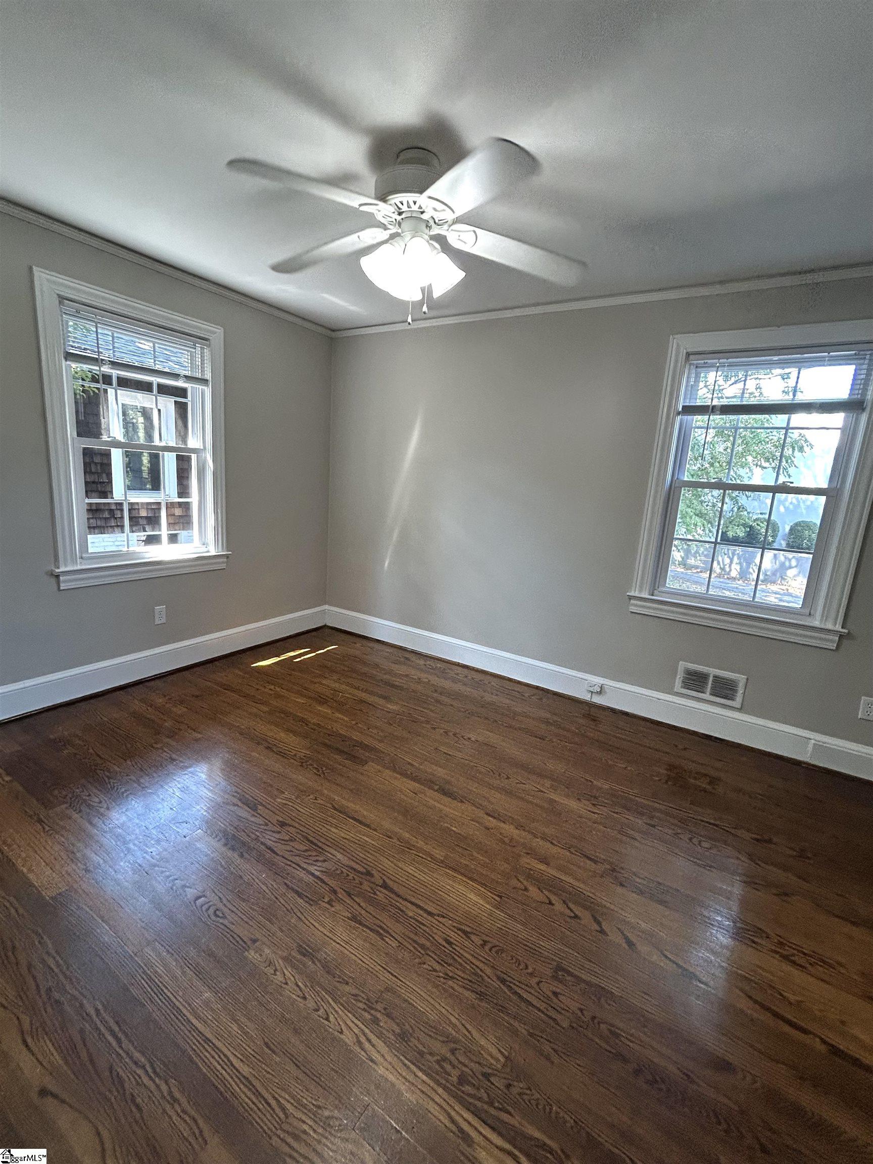 5 Whitsett Street Property Photo 9