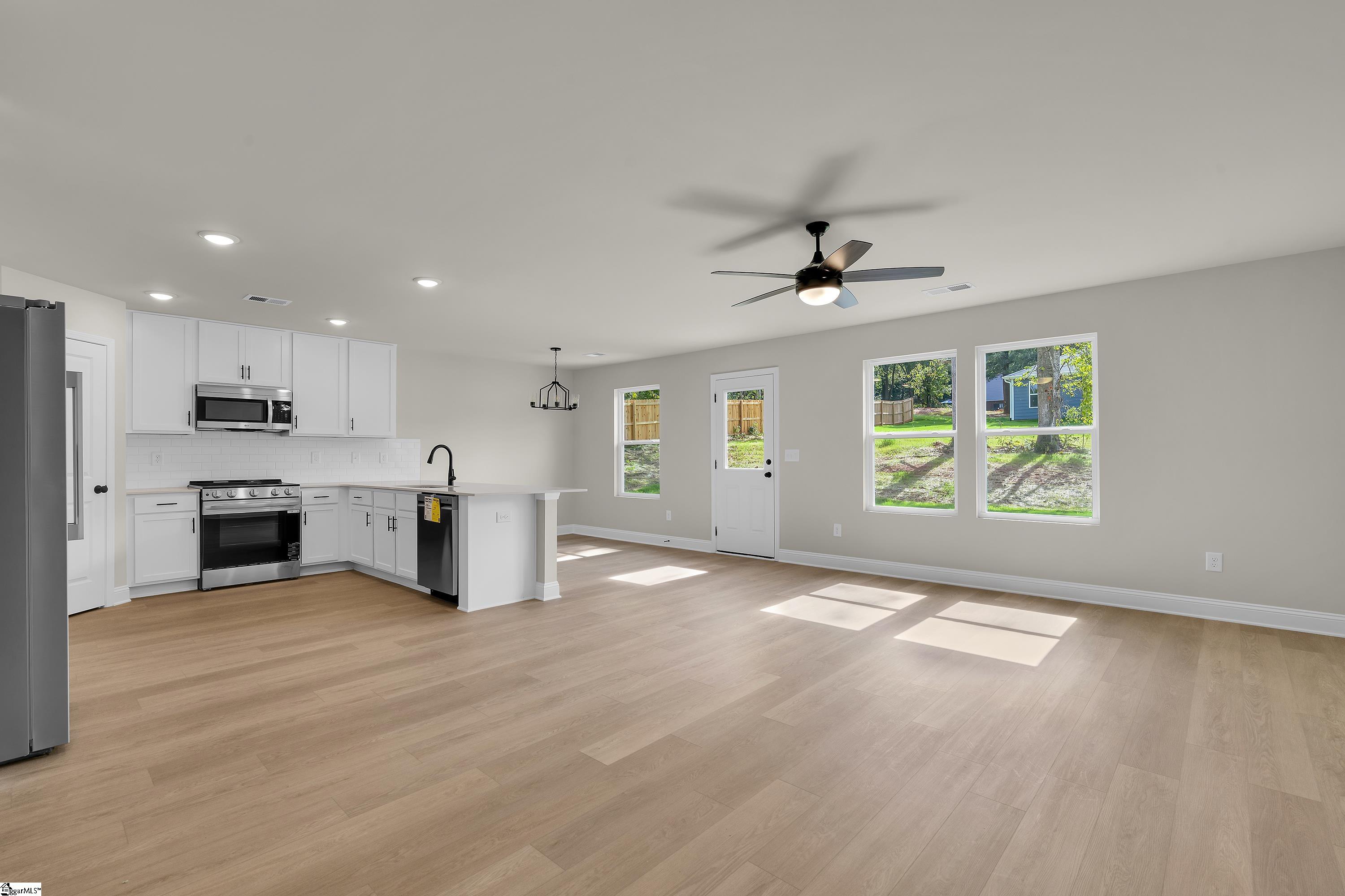 1839 Memorial Drive Extension Property Photo 4