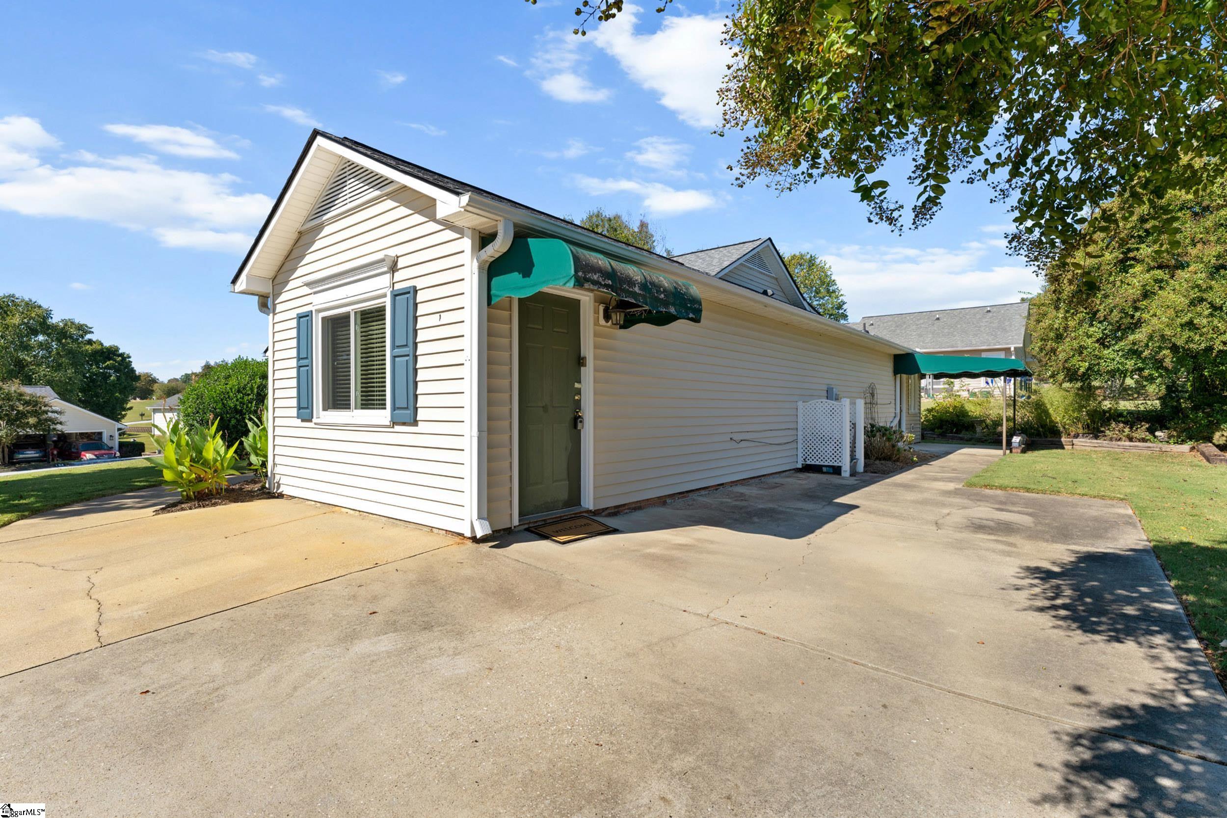 1 Sunbriar Drive Property Photo 4