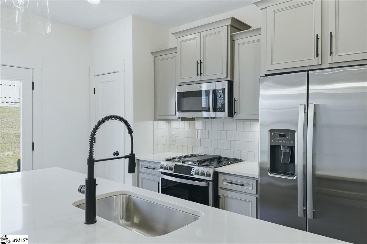 213 Telluride Way Property Photo 6