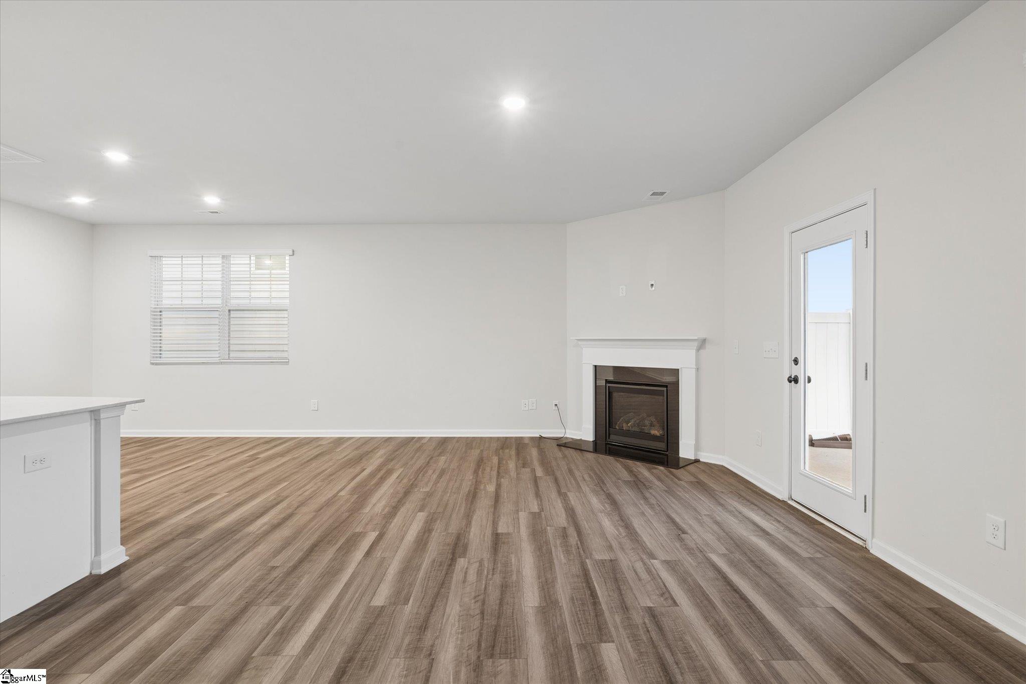 320 E Compass Way Property Photo 12