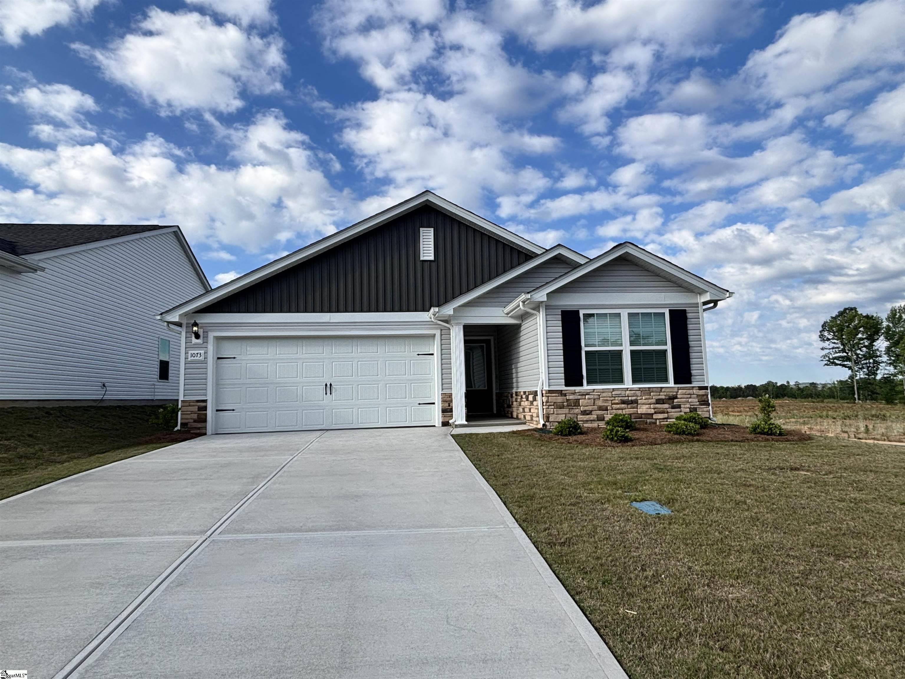 1073 Mossy Oak Drive Property Photo 1