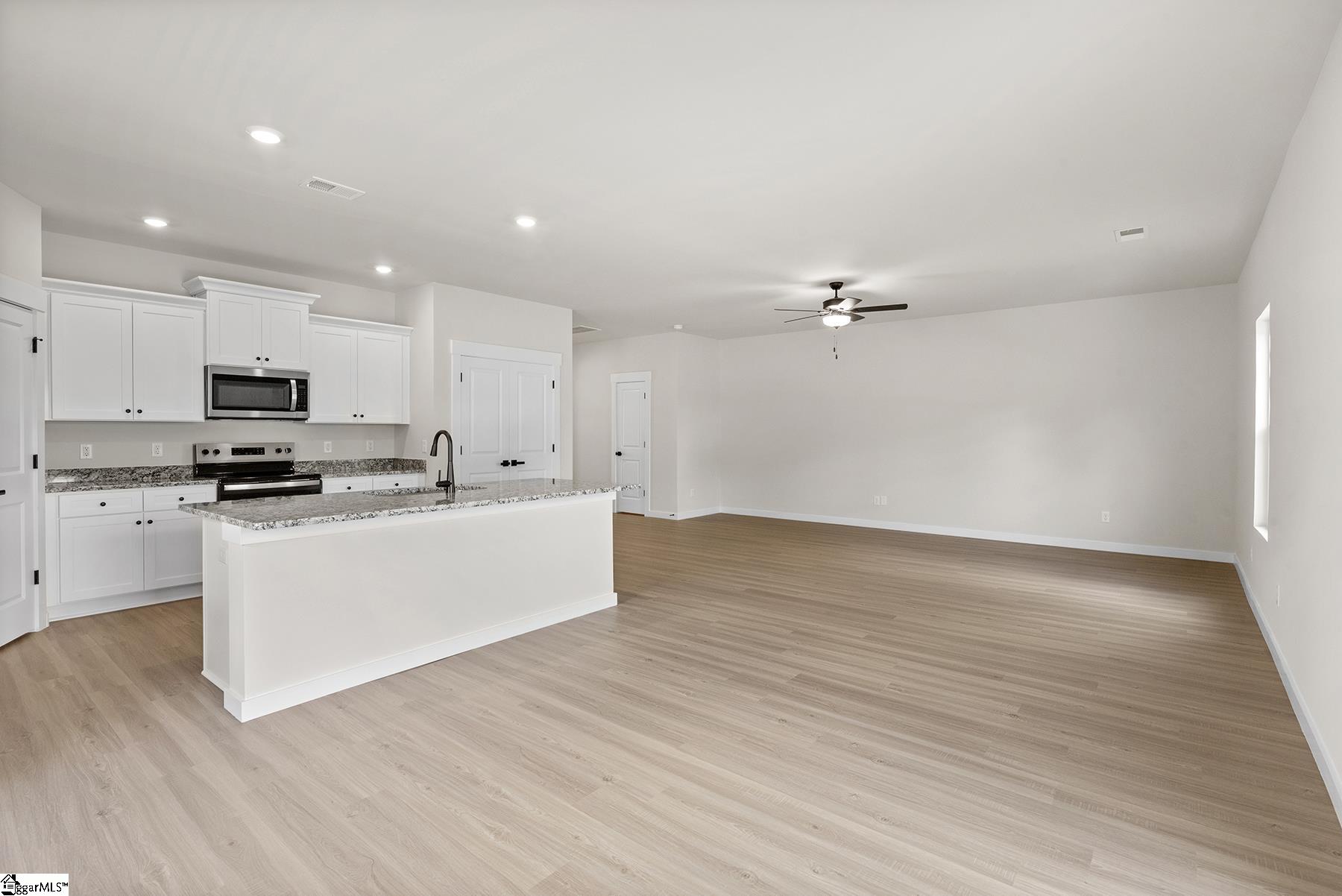 1204 Crested Iris Street Property Photo 3
