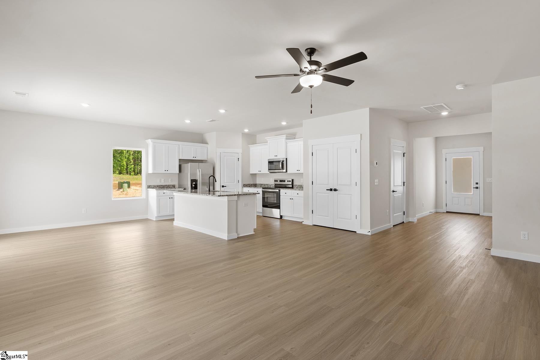 1204 Crested Iris Street Property Photo 4