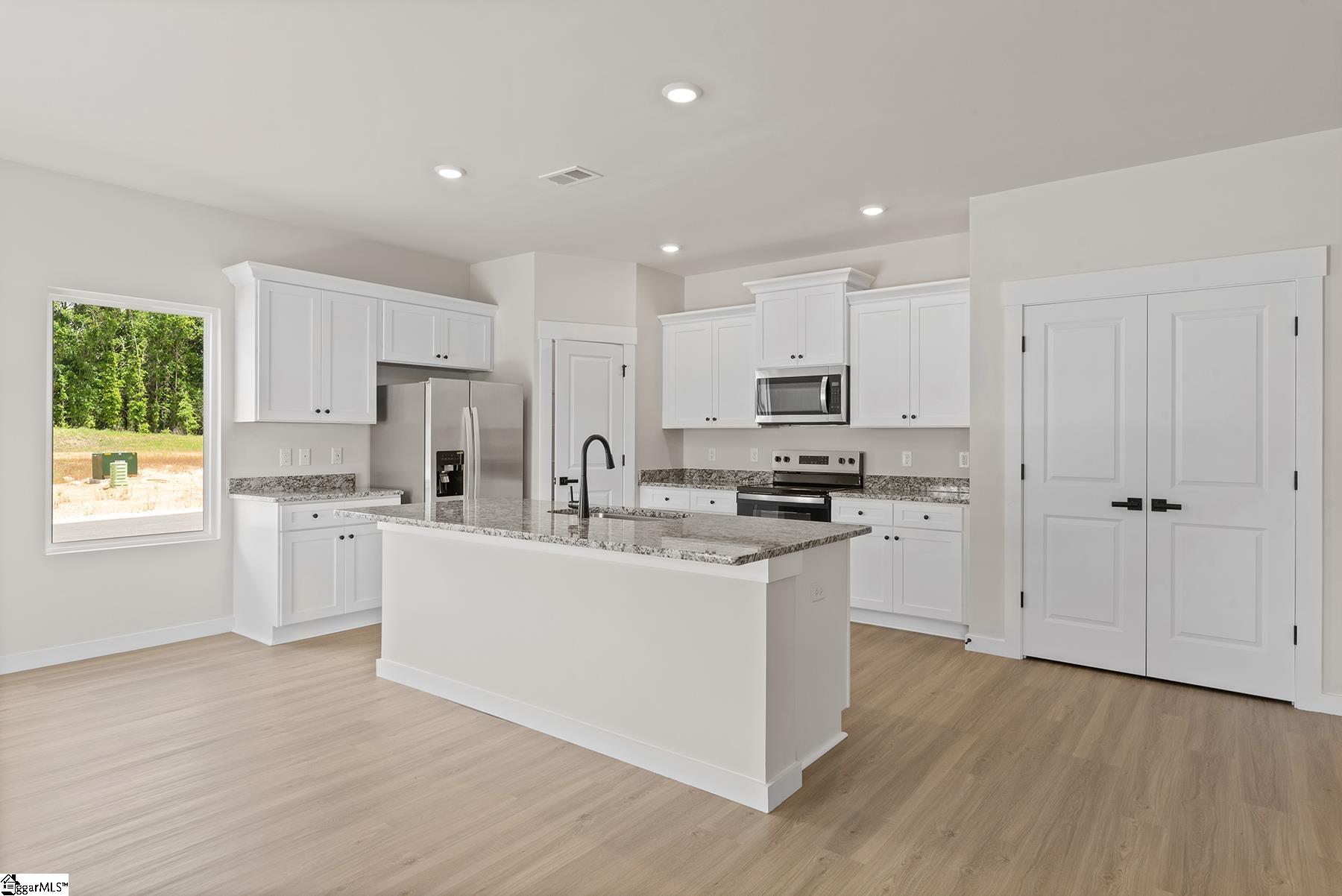 1204 Crested Iris Street Property Photo 5