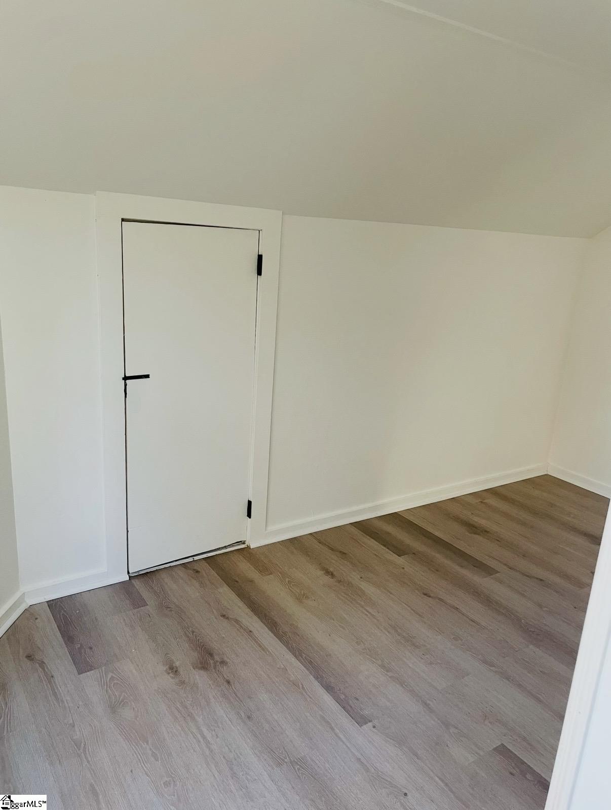 211 California Avenue Property Photo 22