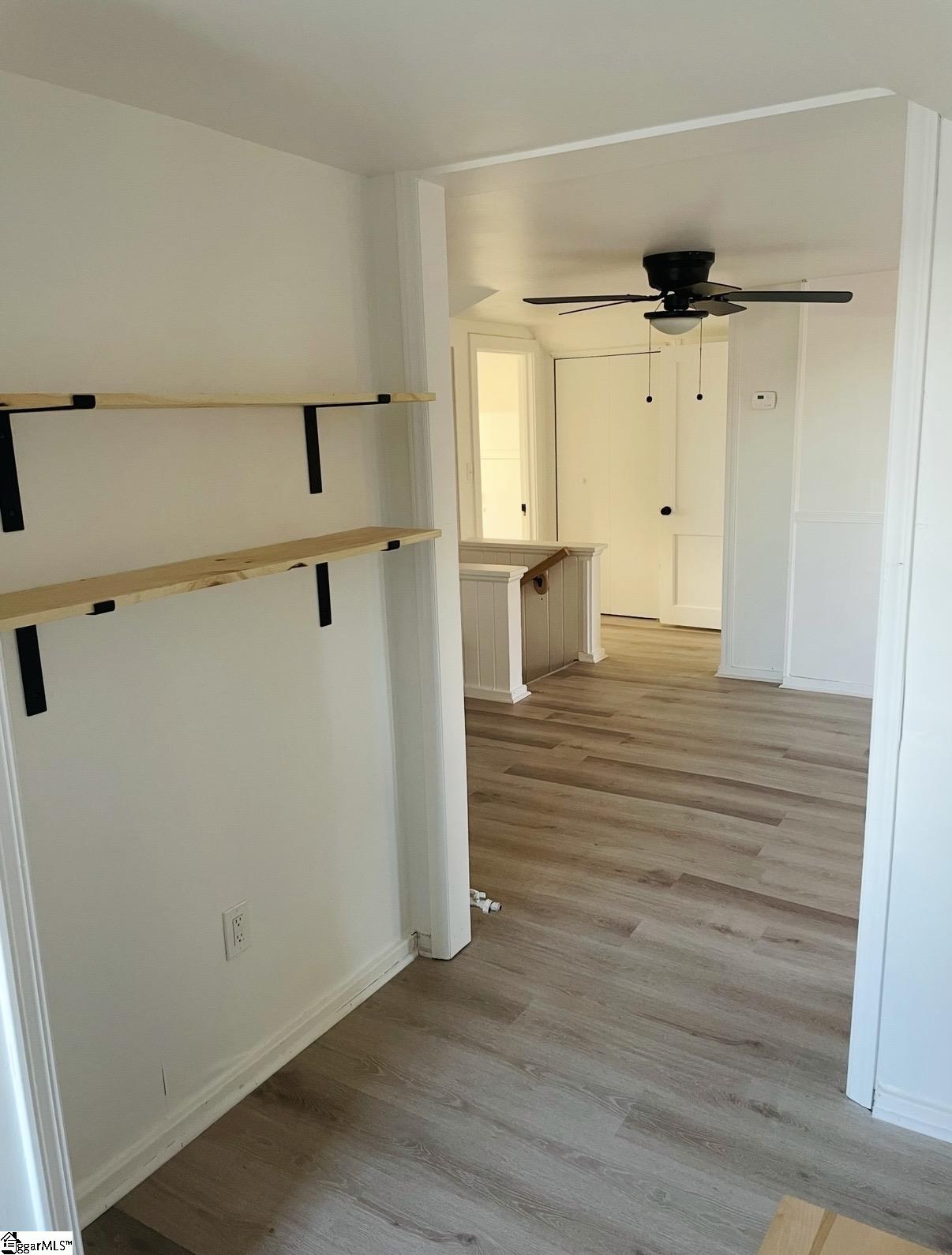 211 California Avenue Property Photo 24