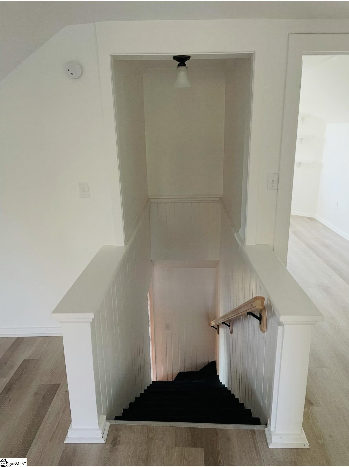 211 California Avenue Property Photo 26