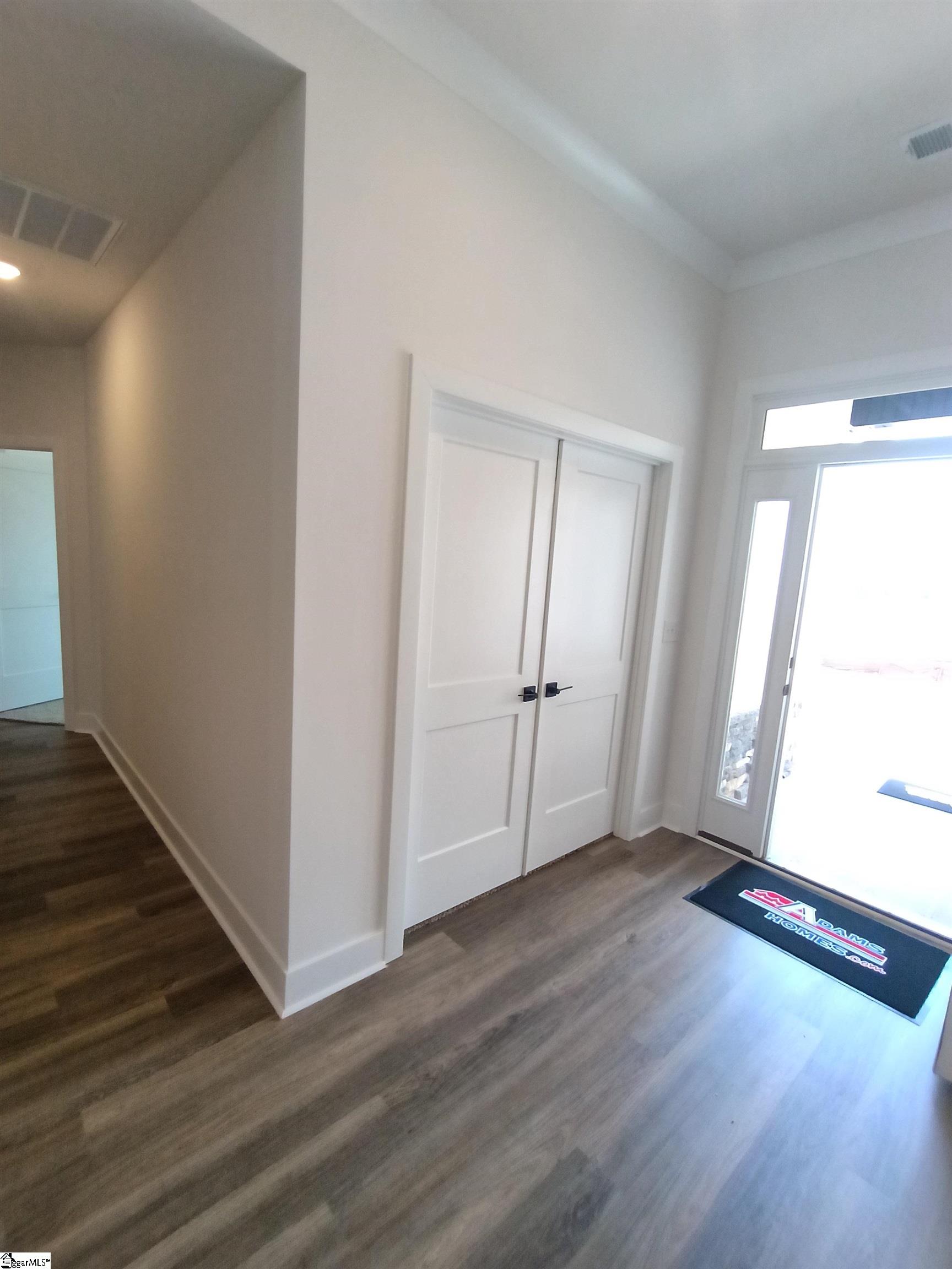 201 Glencliff Way Property Photo 3