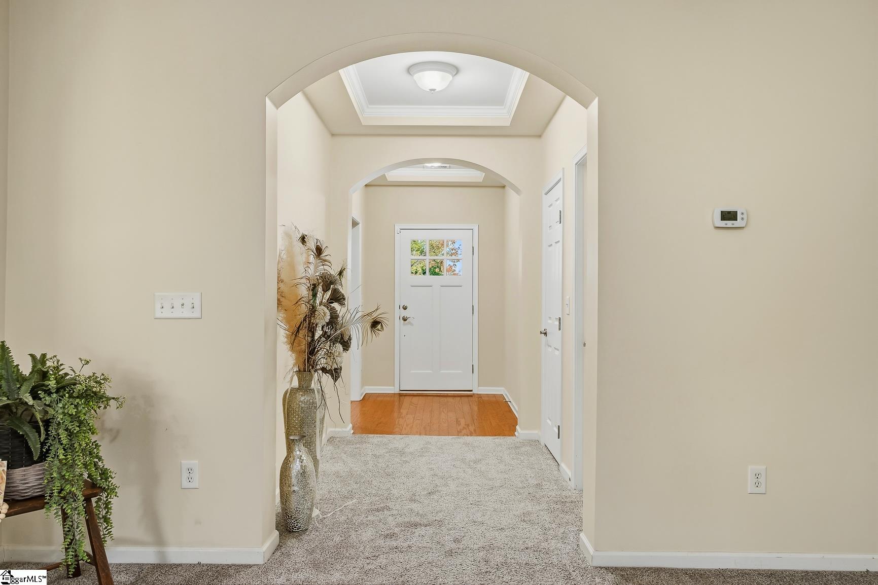 1011 Drakes Crossing Property Photo 2