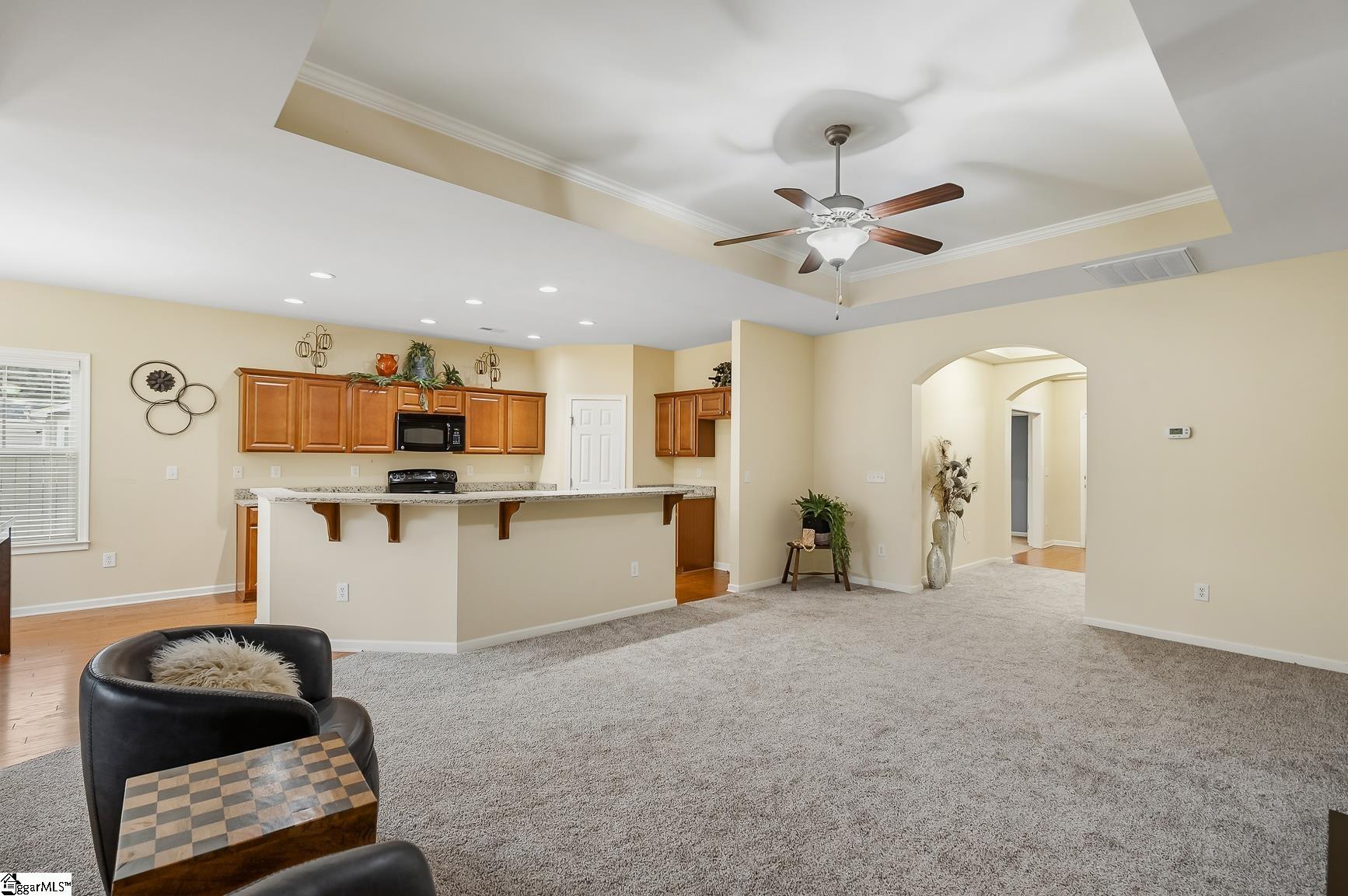 1011 Drakes Crossing Property Photo 4