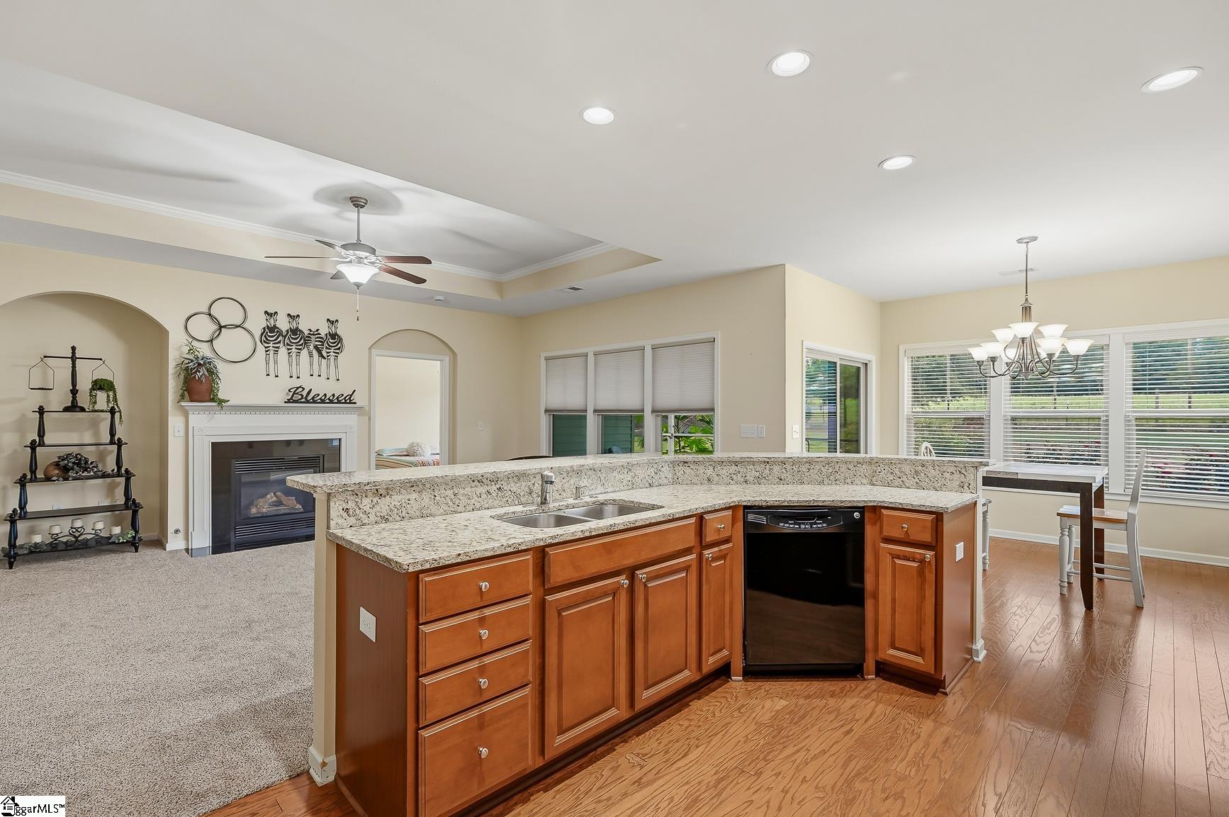 1011 Drakes Crossing Property Photo 7