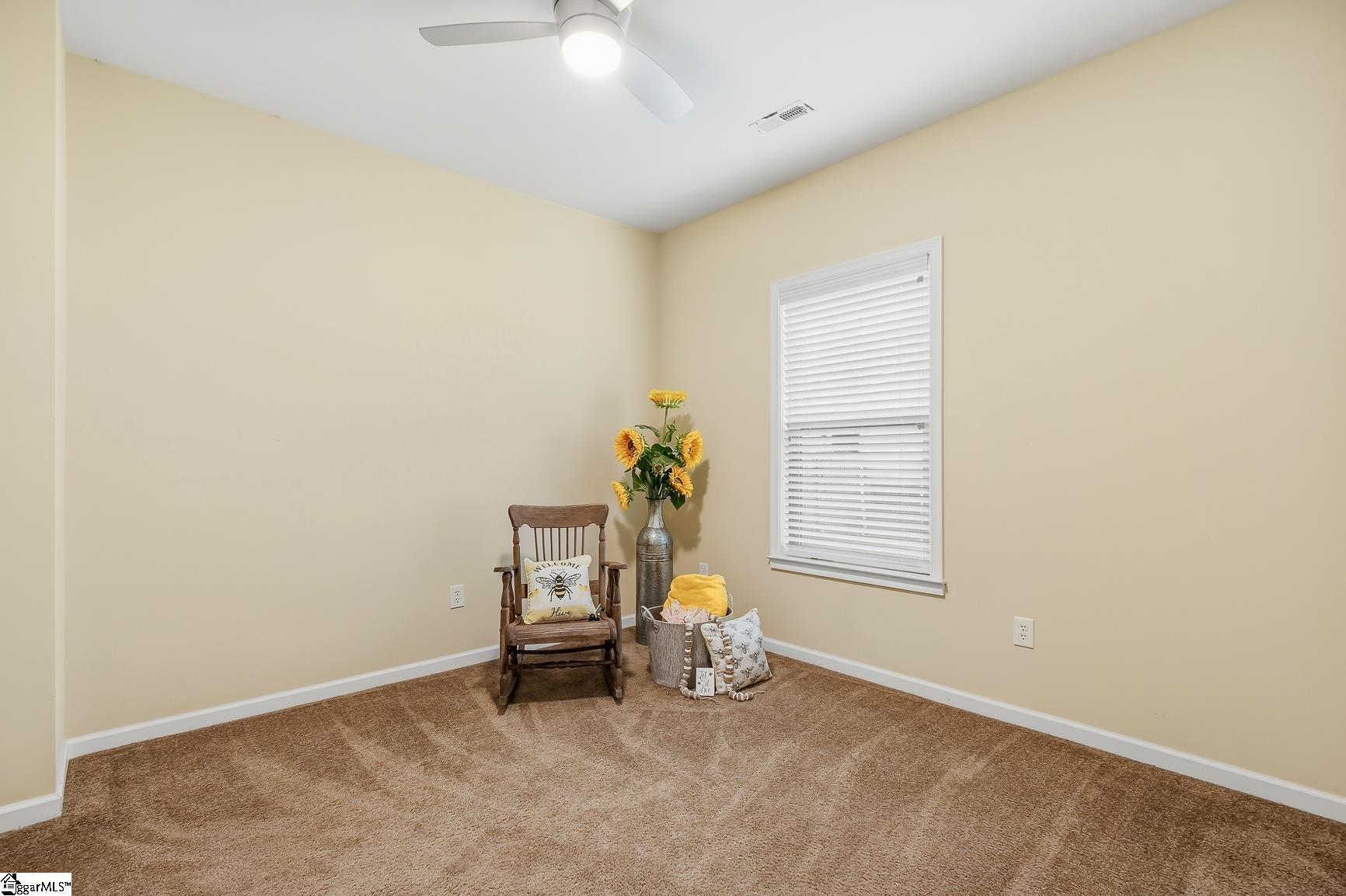 1011 Drakes Crossing Property Photo 12
