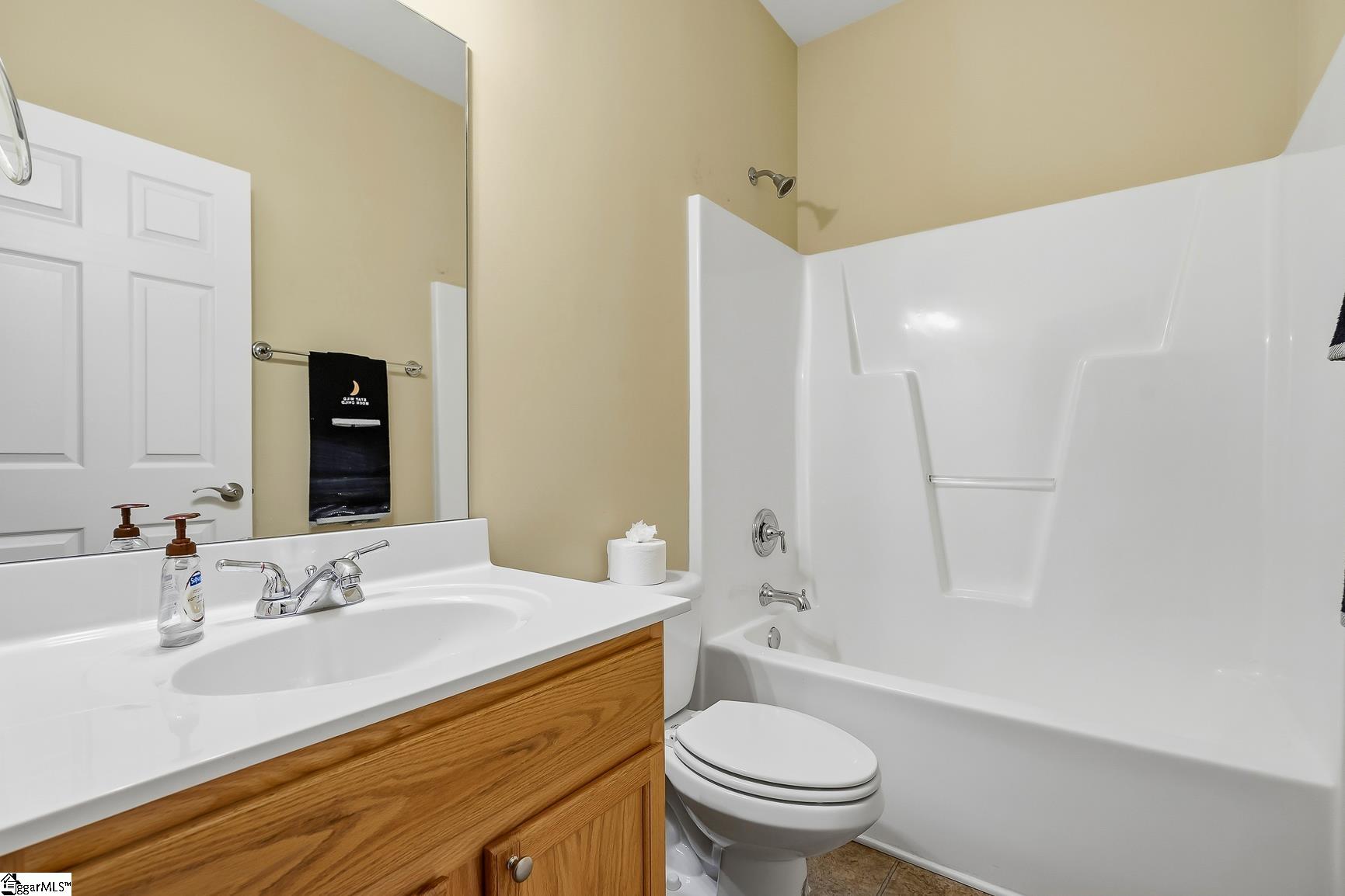 1011 Drakes Crossing Property Photo 13