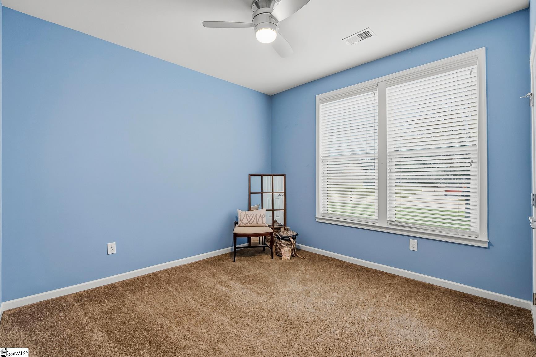 1011 Drakes Crossing Property Photo 14