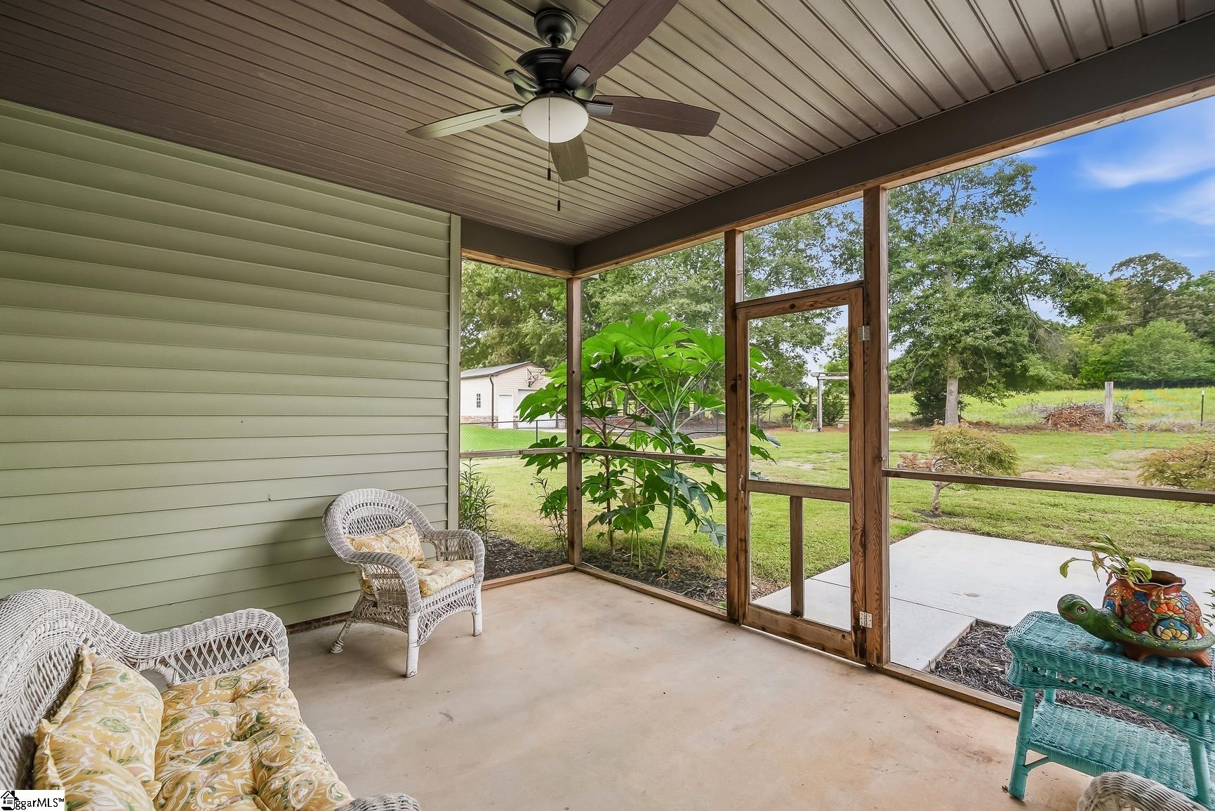 1011 Drakes Crossing Property Photo 17