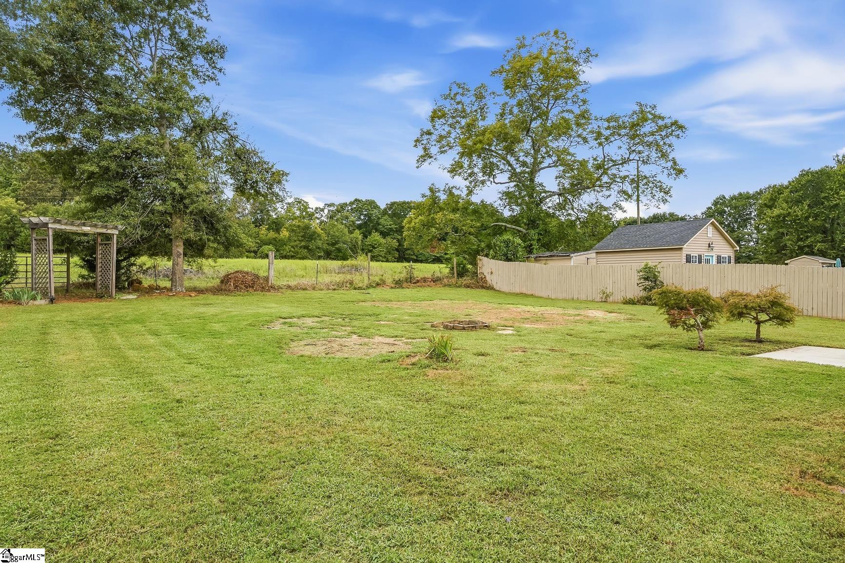 1011 Drakes Crossing Property Photo 18
