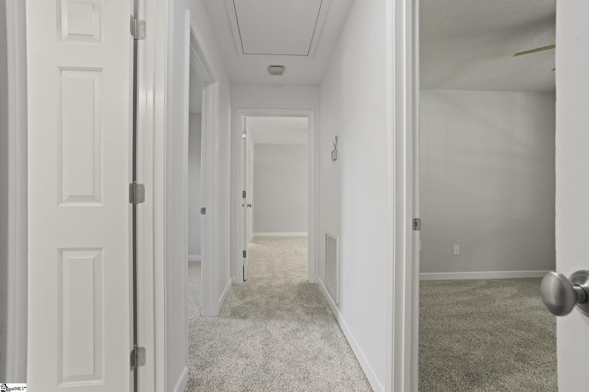 107 Lexington Court Property Photo 16