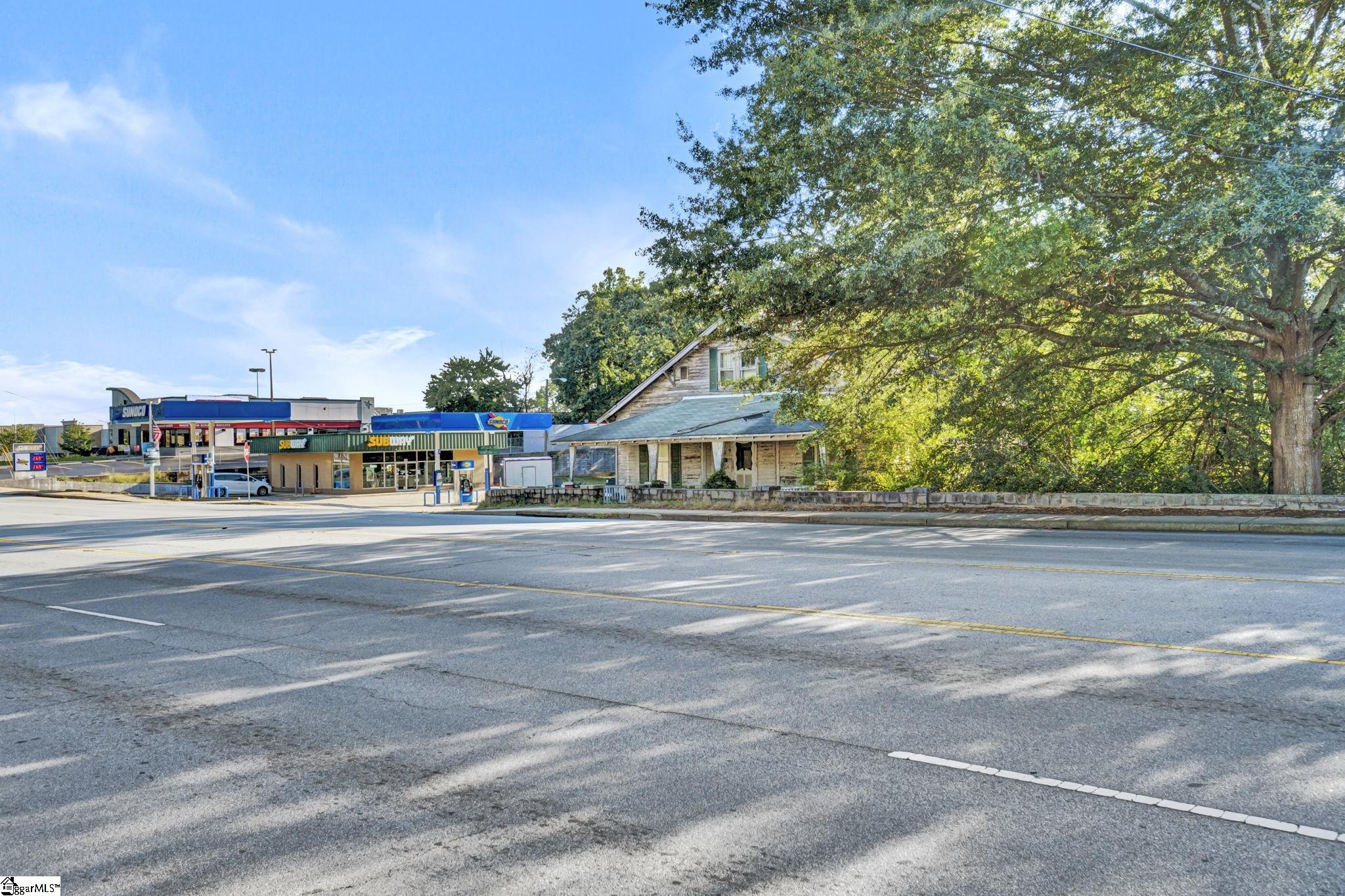 220 Hampton Avenue Property Photo 8