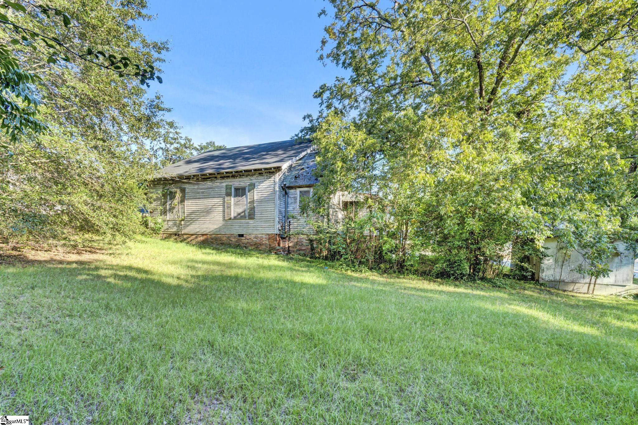 220 Hampton Avenue Property Photo 23