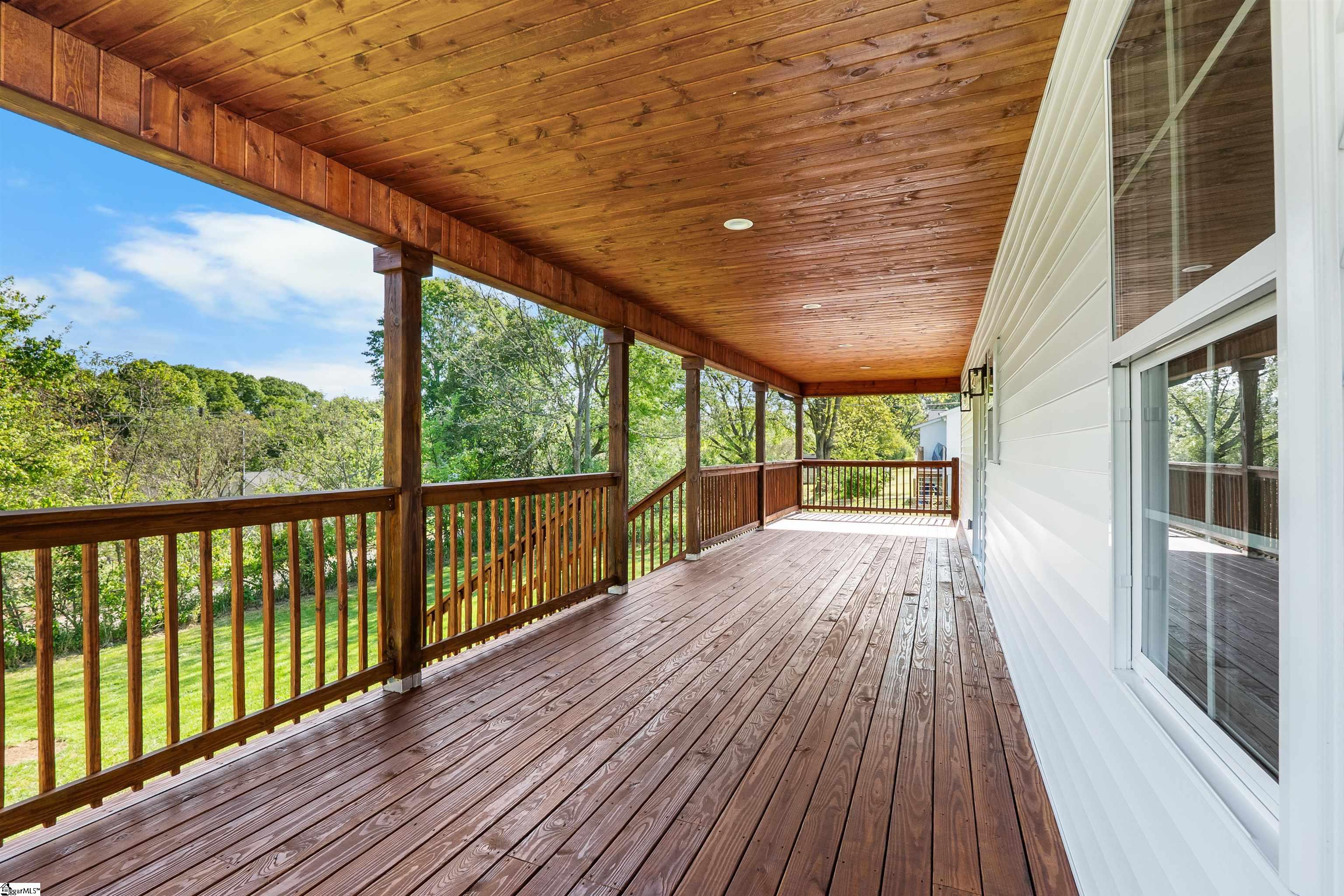 105 Bailey Street Property Photo 3