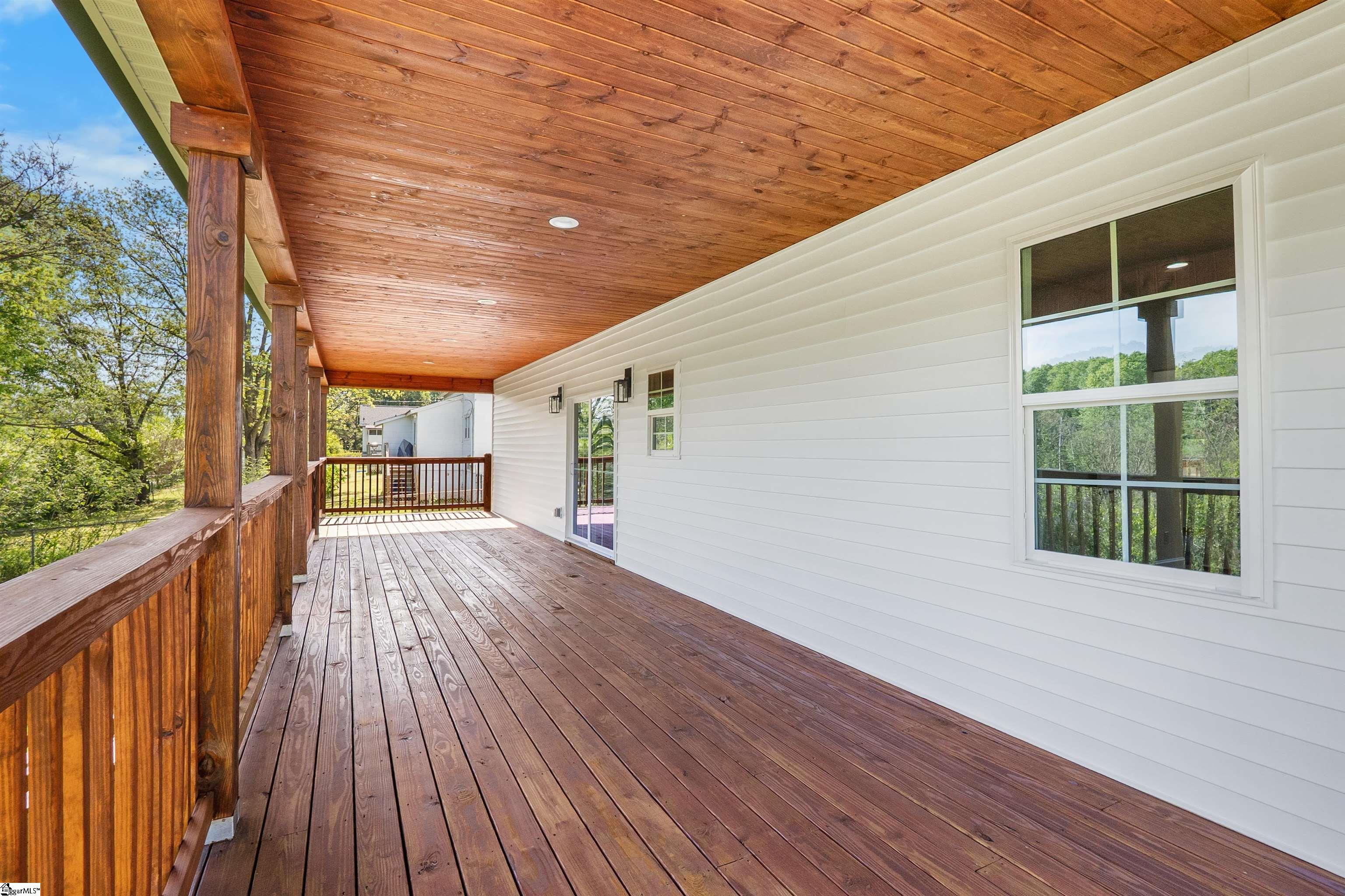 105 Bailey Street Property Photo 4