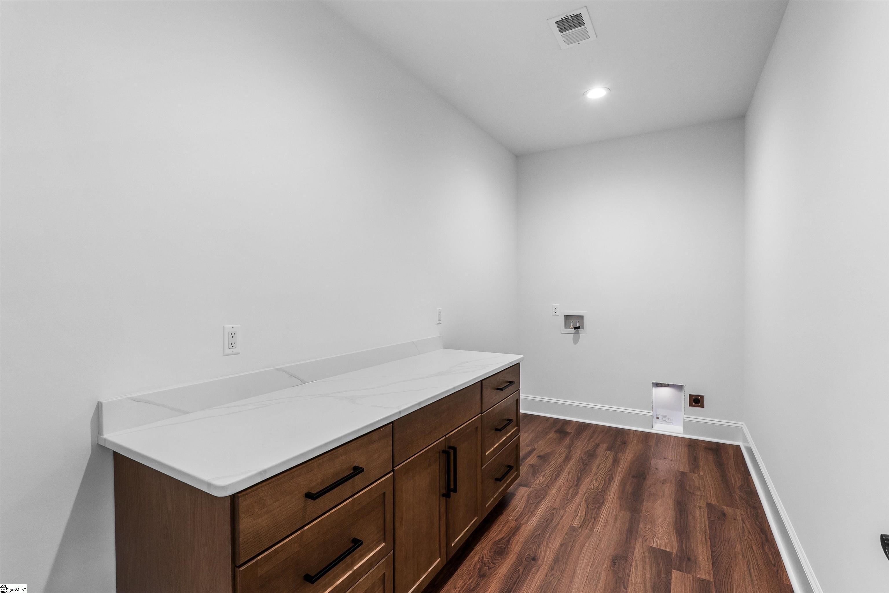105 Bailey Street Property Photo 18