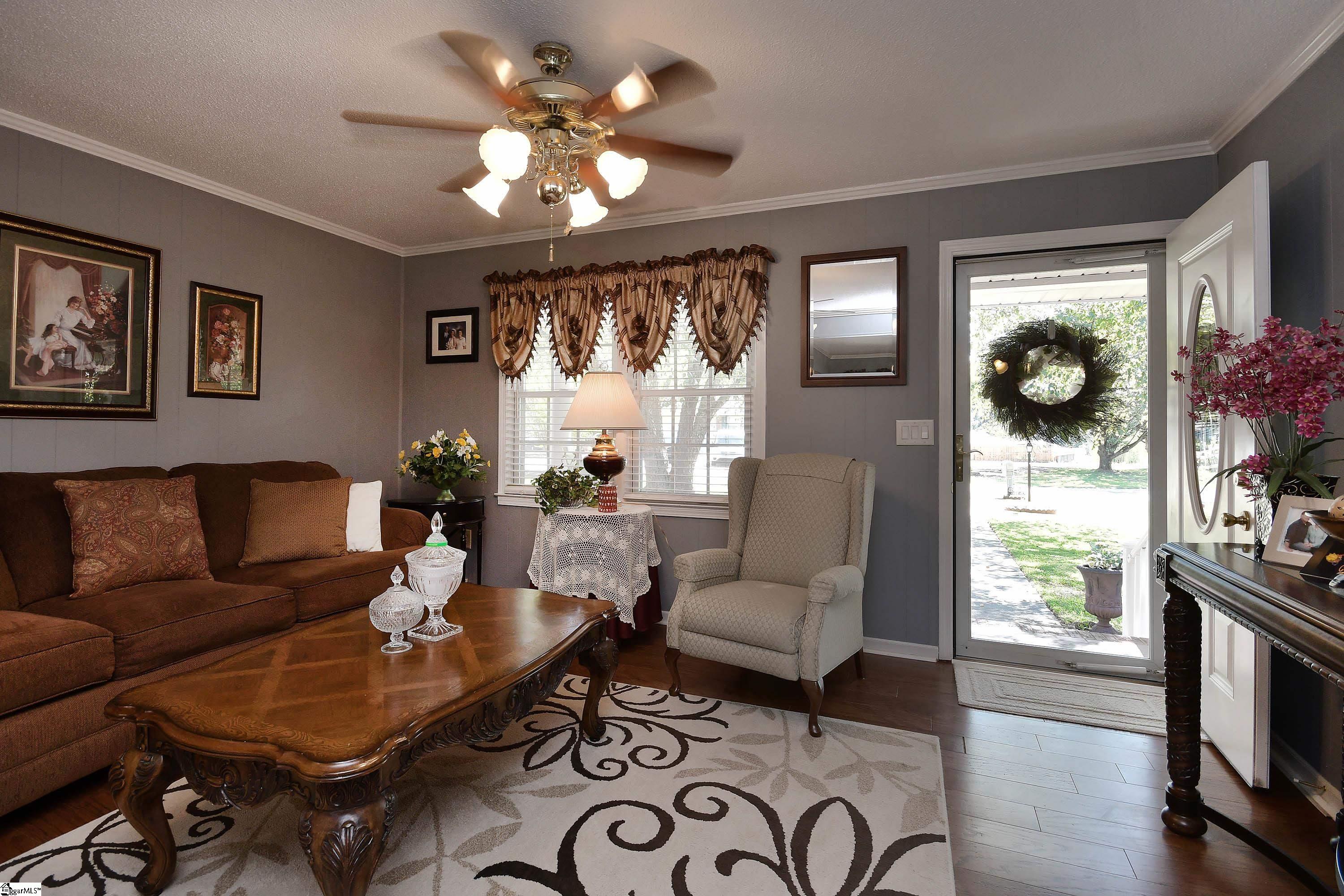813 Ivy Circle Property Photo 6