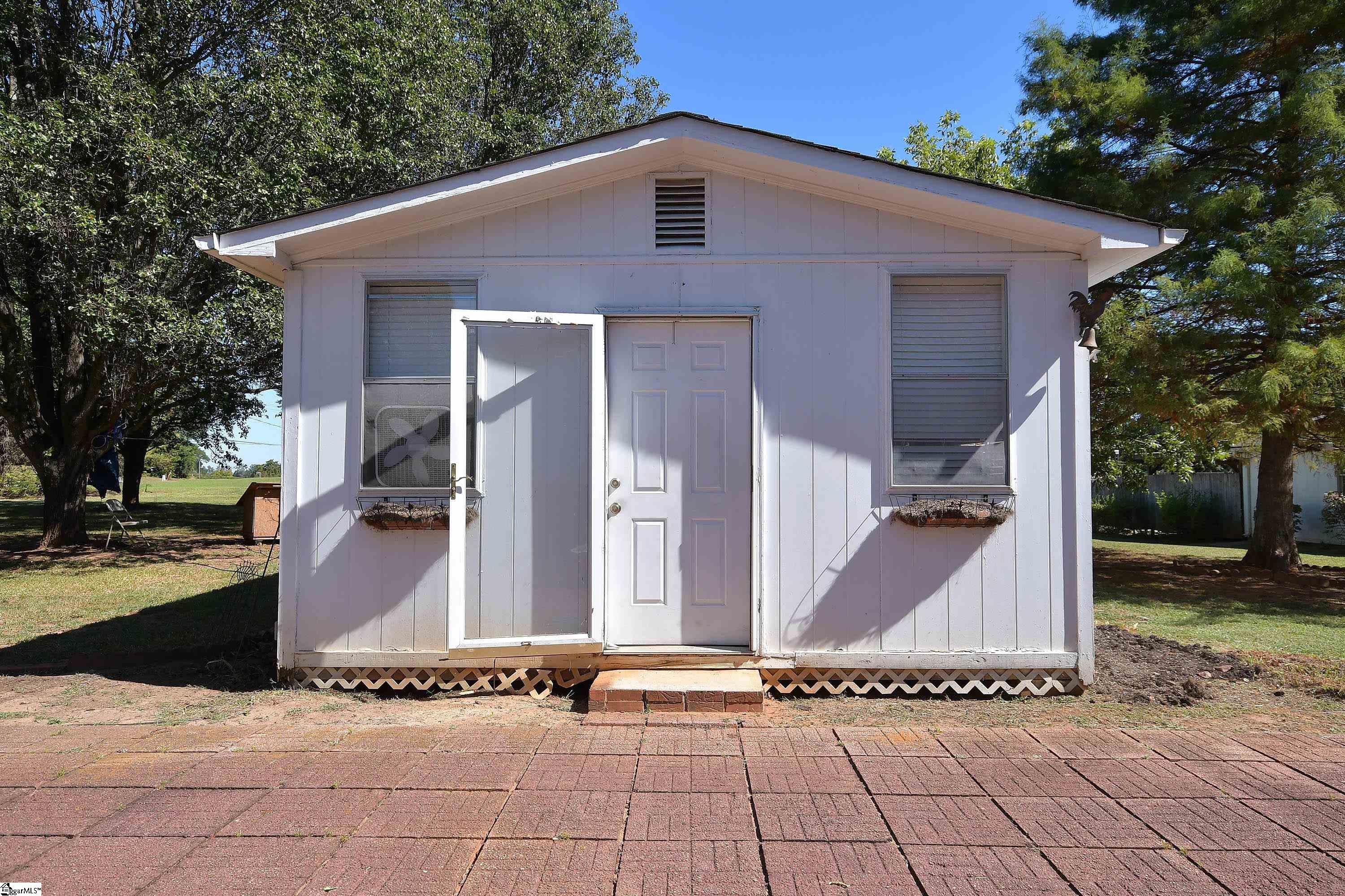 813 Ivy Circle Property Photo 28