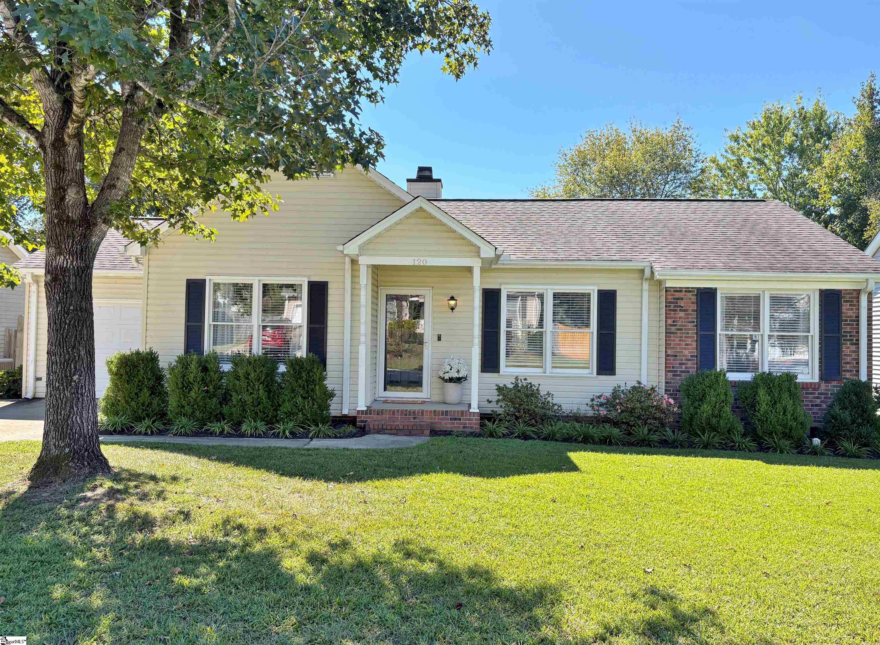 120 Oak Valley Drive Property Photo 1