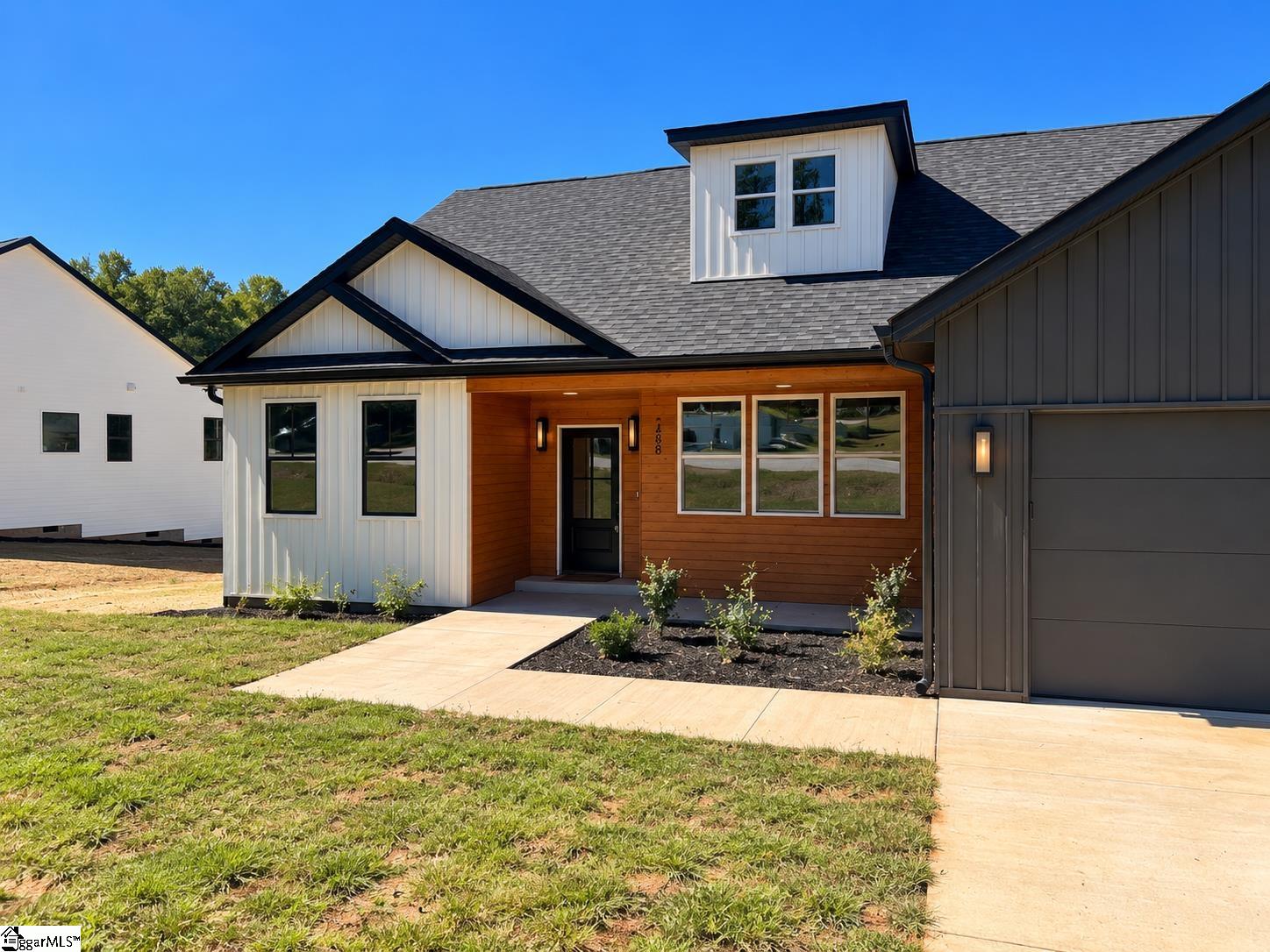 488 Skyline Drive Property Photo 4
