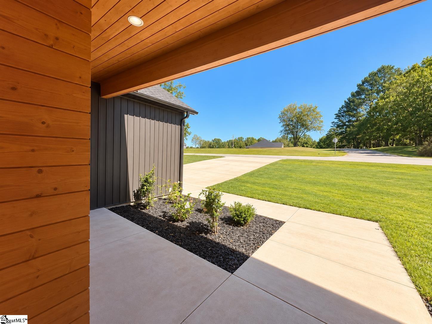 488 Skyline Drive Property Photo 5