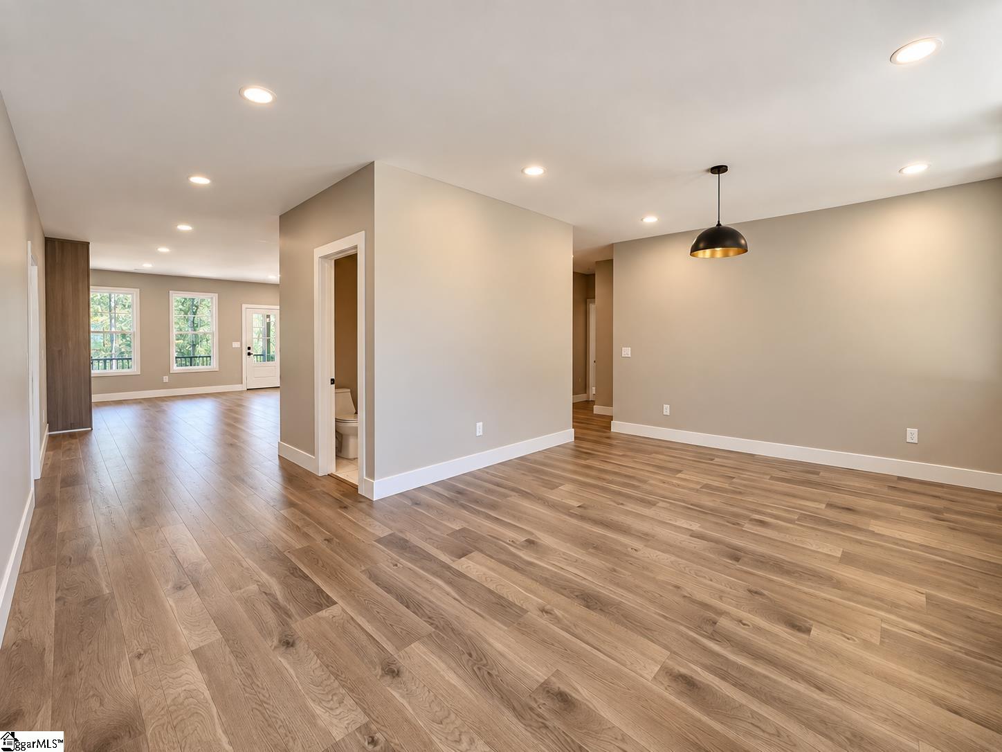 488 Skyline Drive Property Photo 6