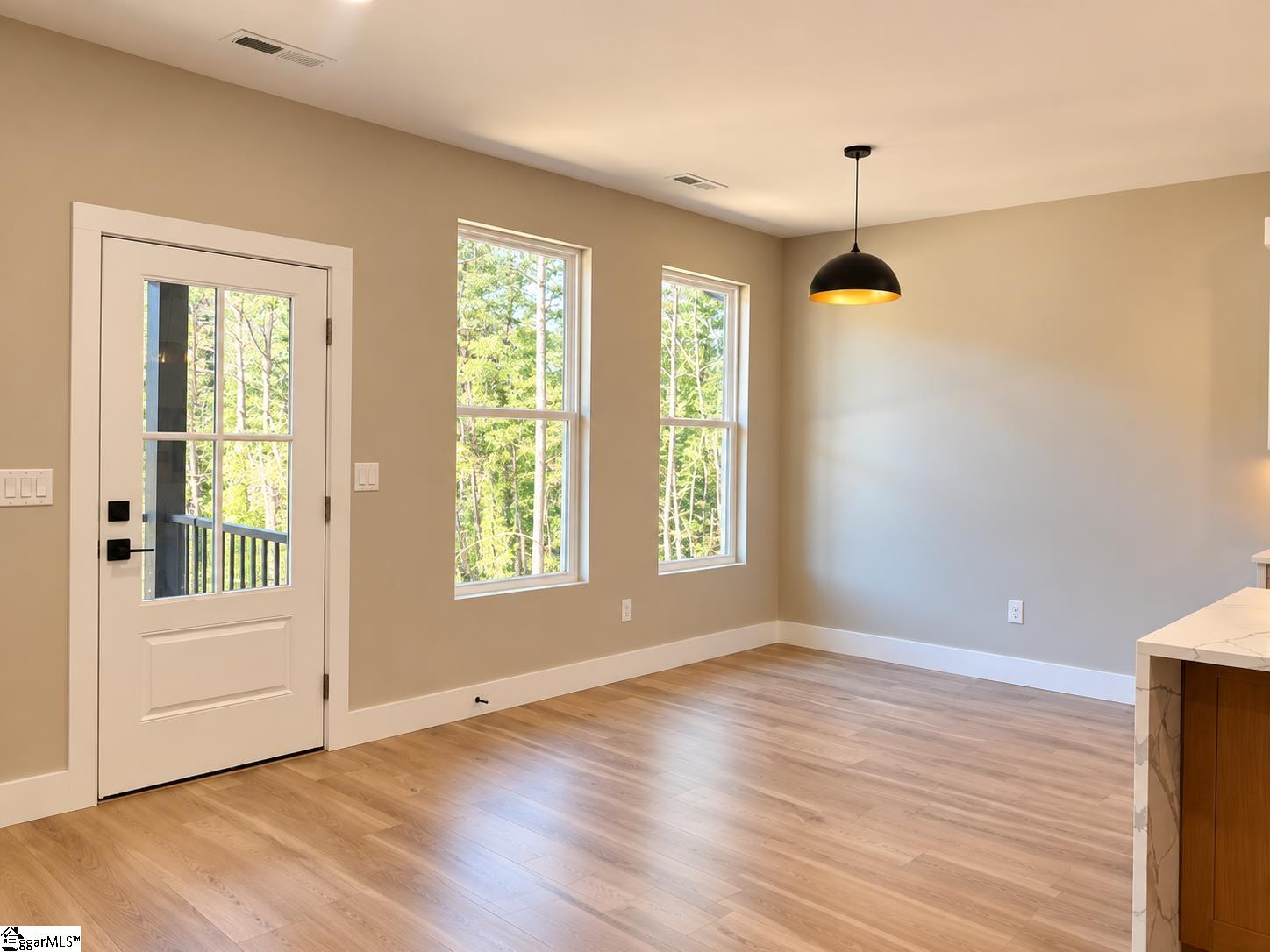 488 Skyline Drive Property Photo 7