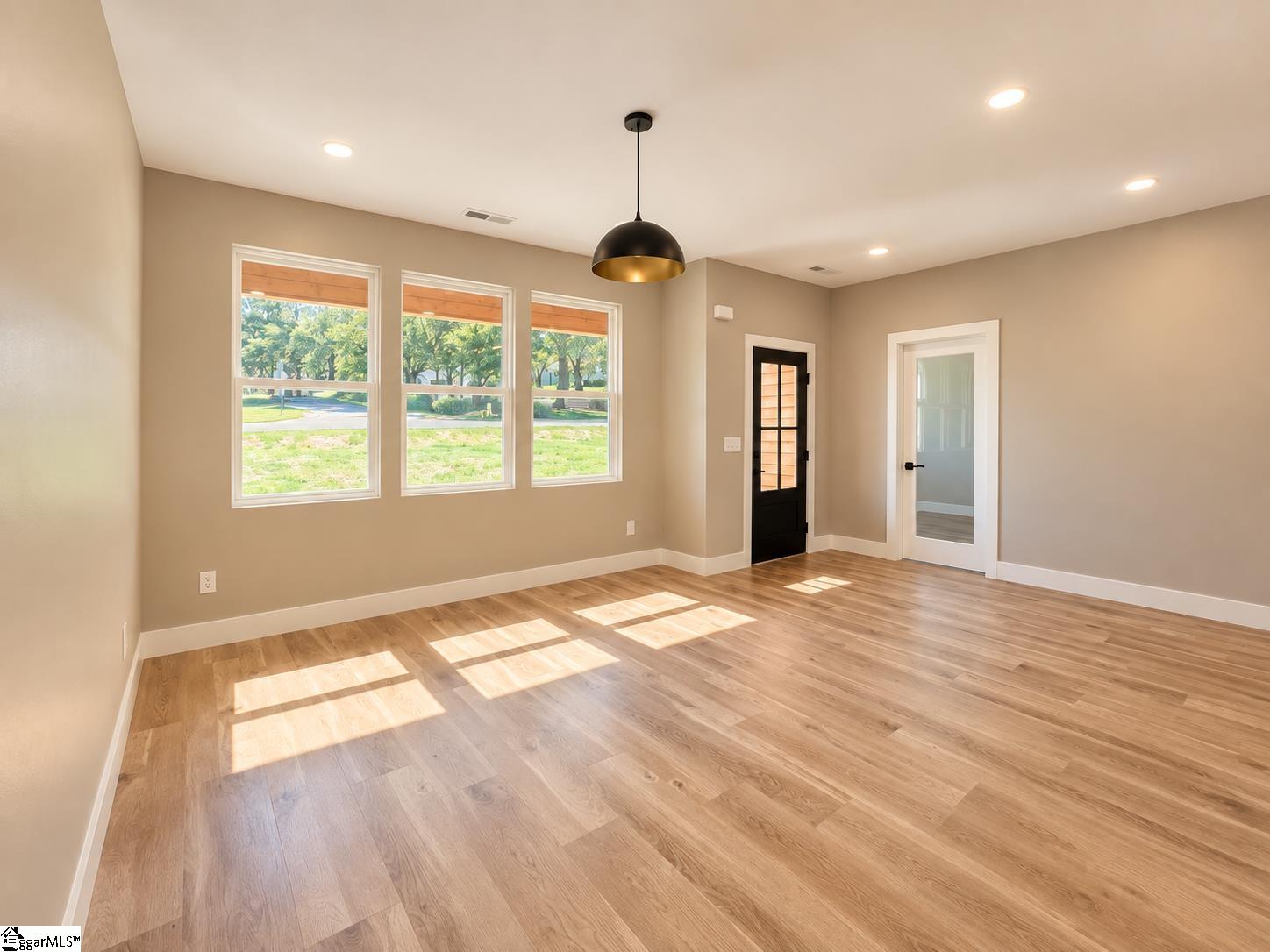 488 Skyline Drive Property Photo 10