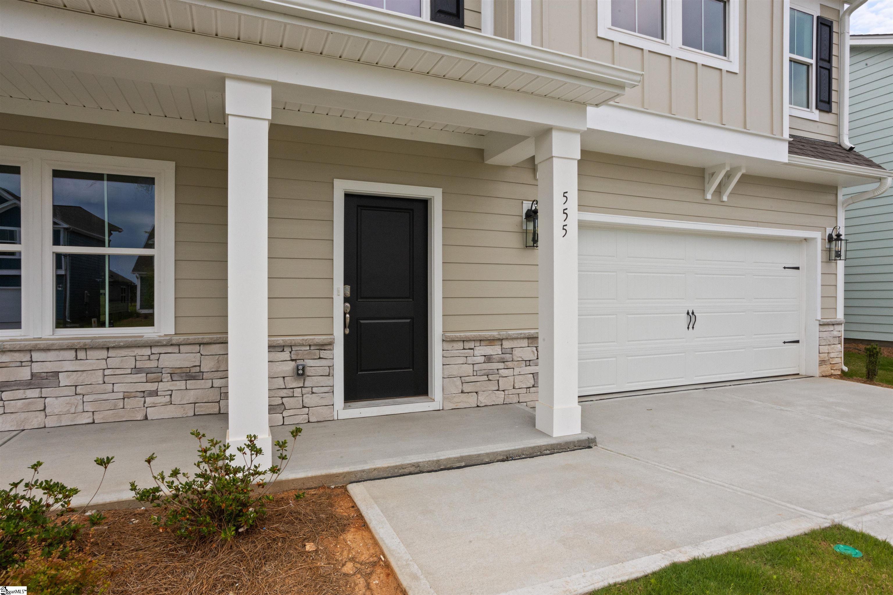 555 Hydrangea Street Property Photo 3
