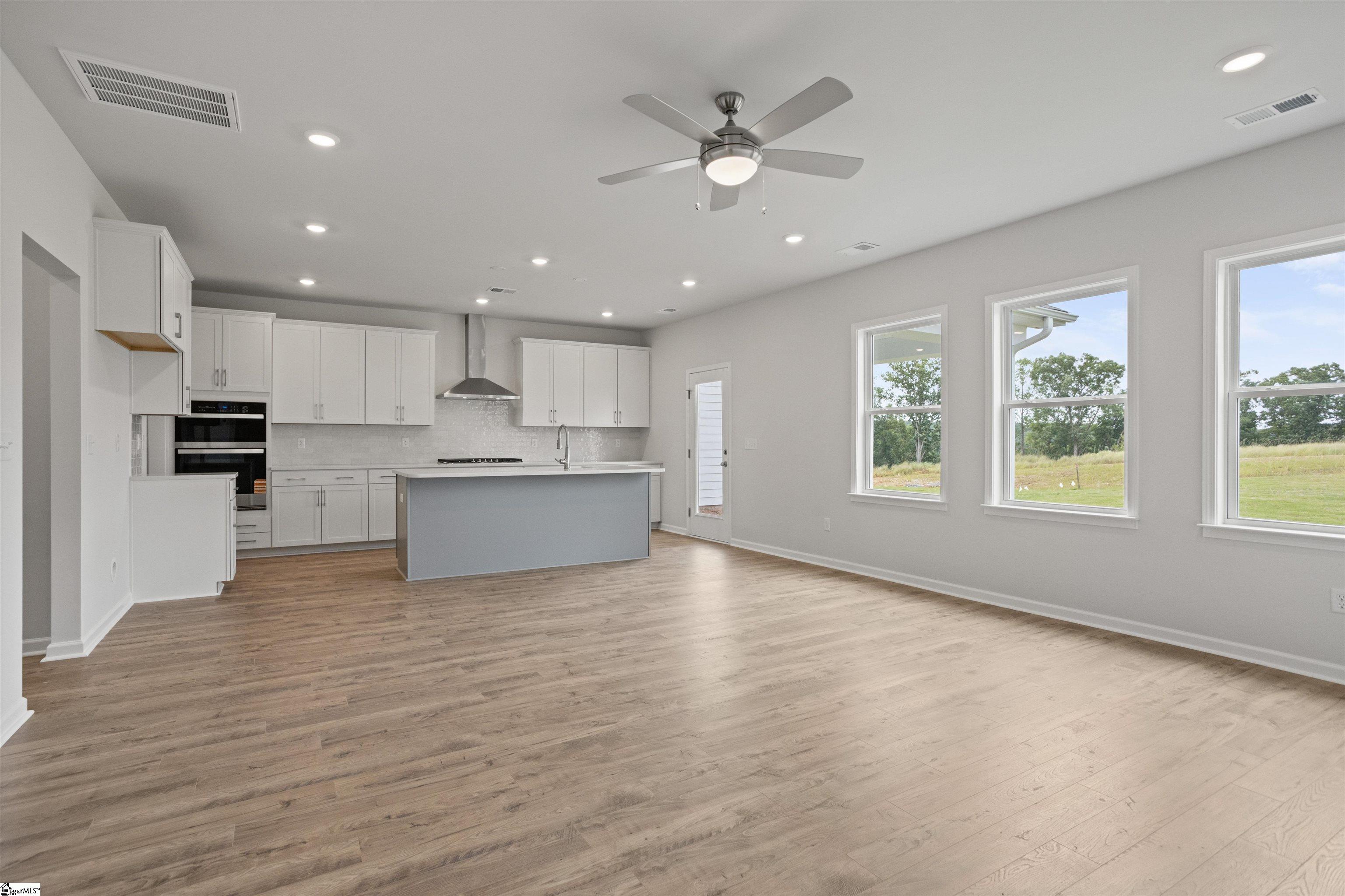 555 Hydrangea Street Property Photo 13