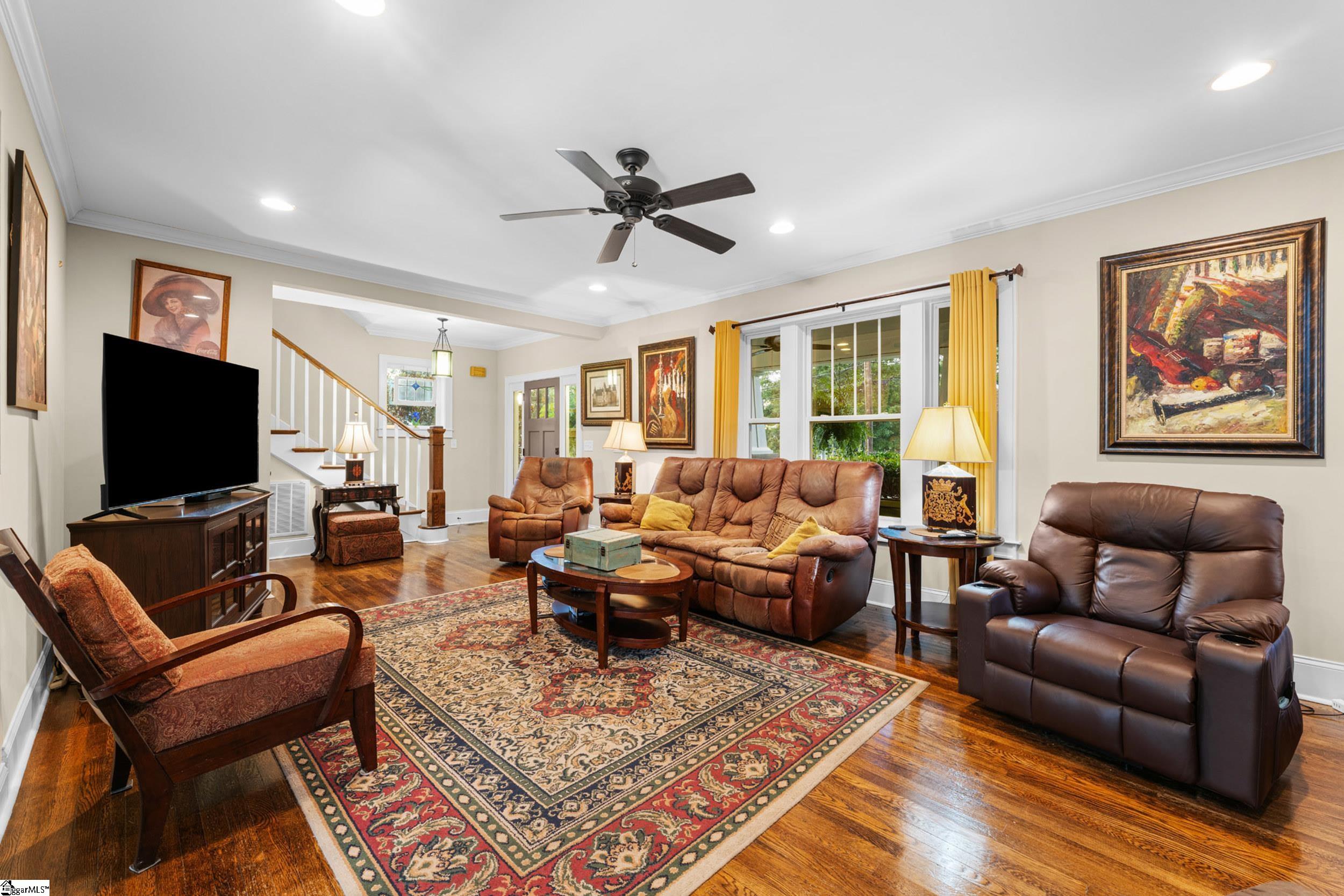 147 W Mountainview Avenue Property Photo 4