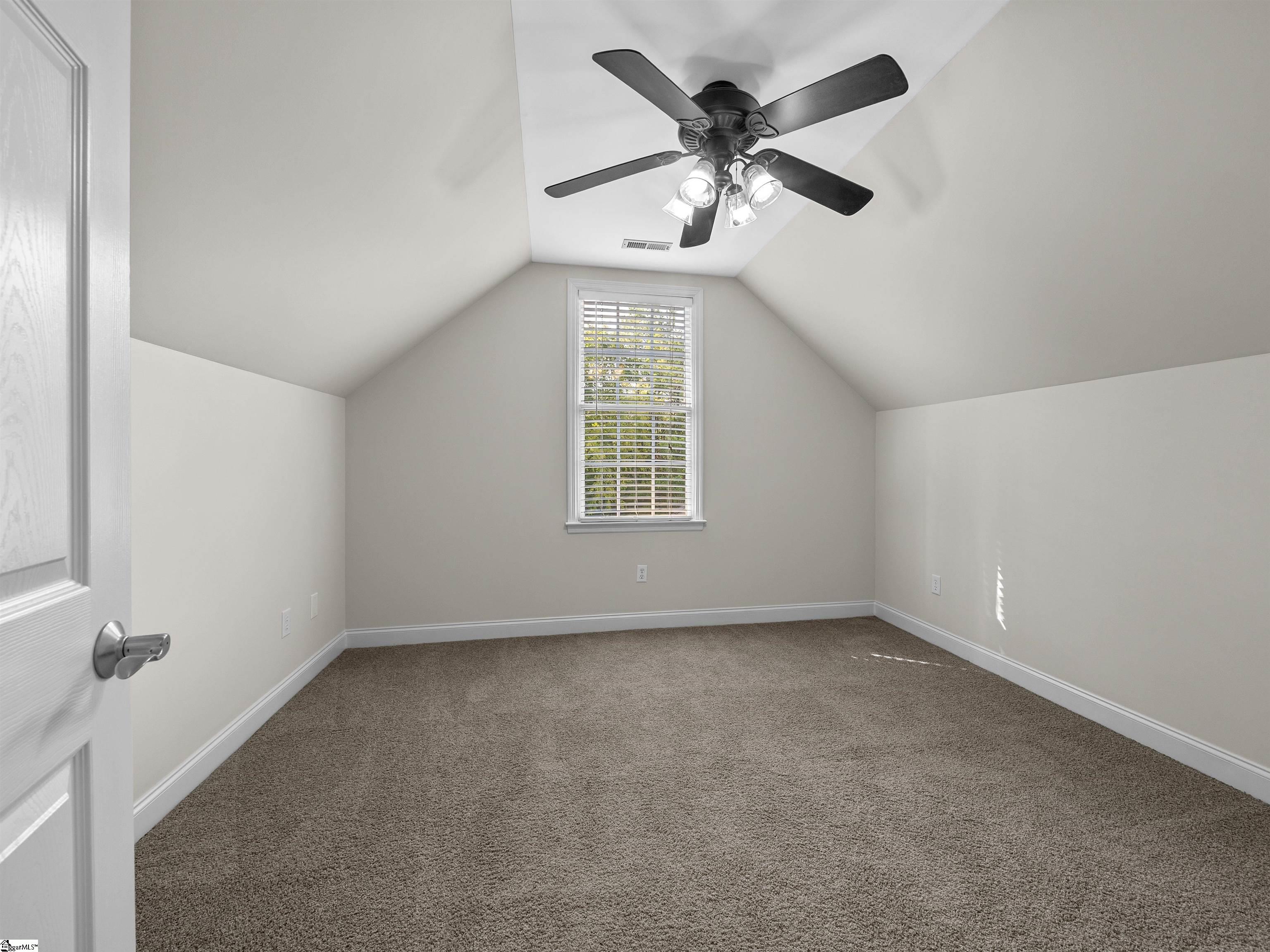 516 Moores Crossing Property Photo 32