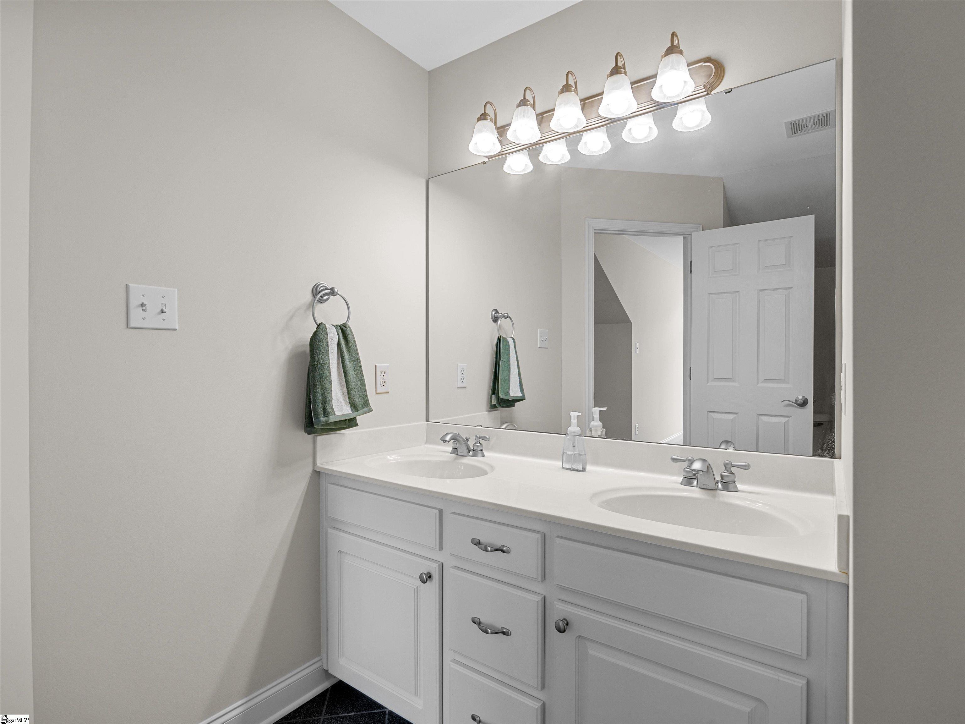 516 Moores Crossing Property Photo 34