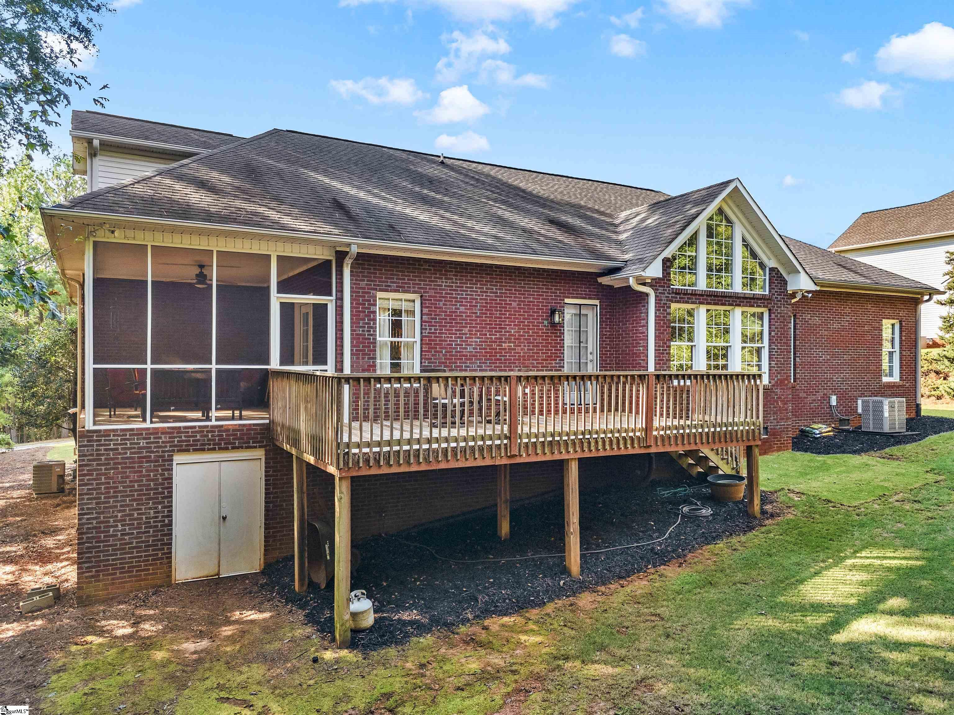 516 Moores Crossing Property Photo 40