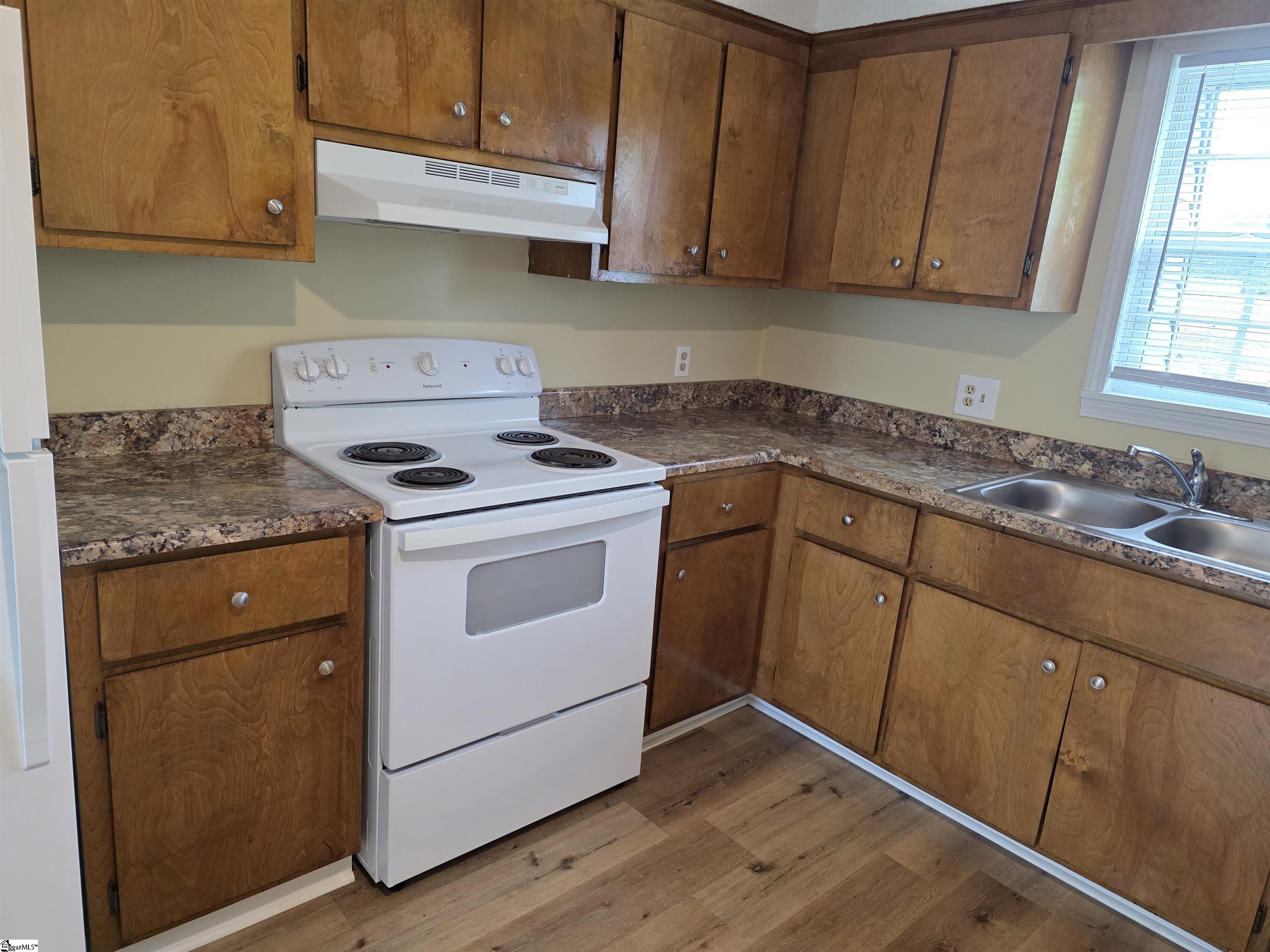 713 E Curtis Street Property Photo 4