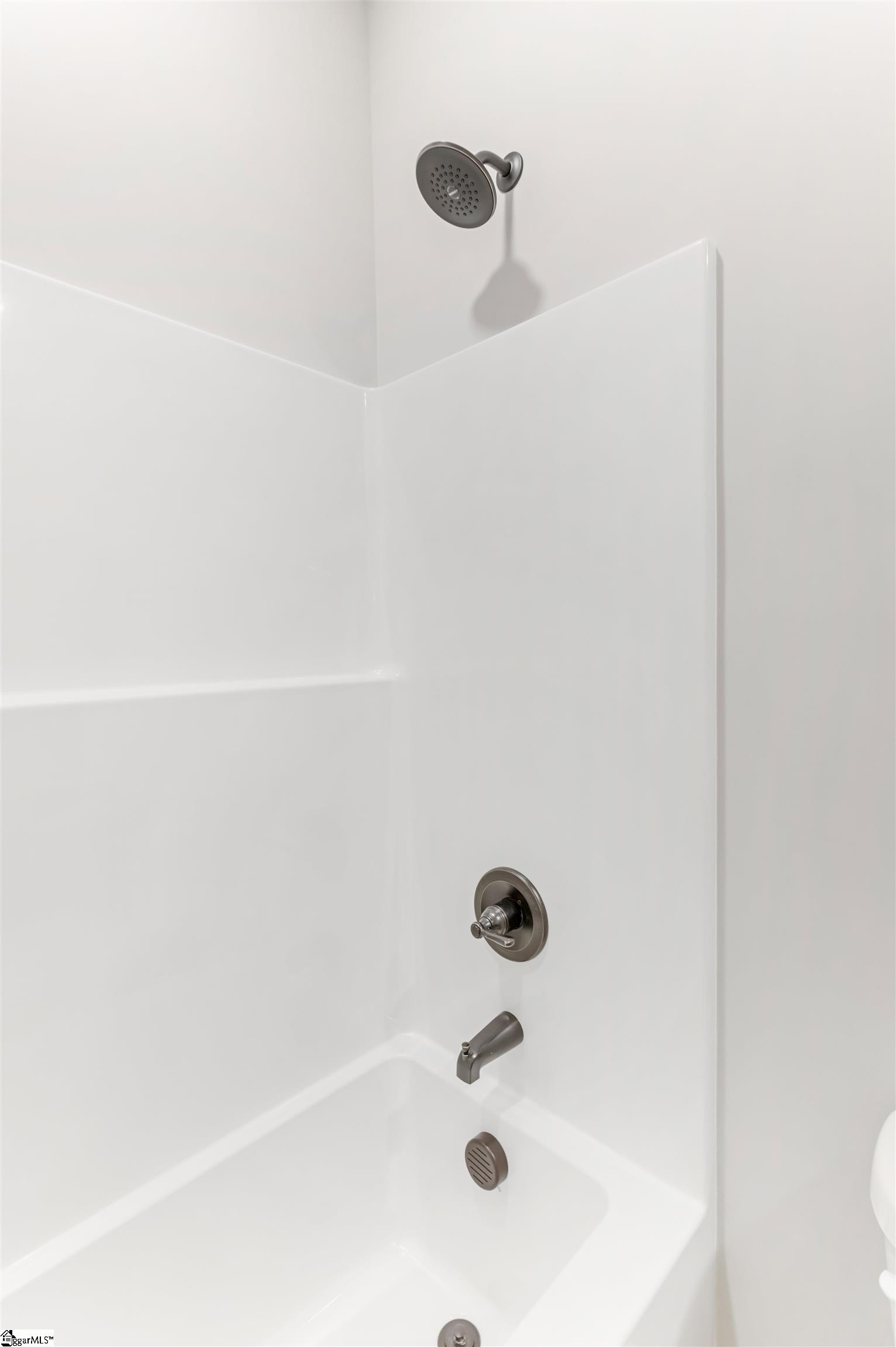 189 N Georgia Avenue Property Photo 18