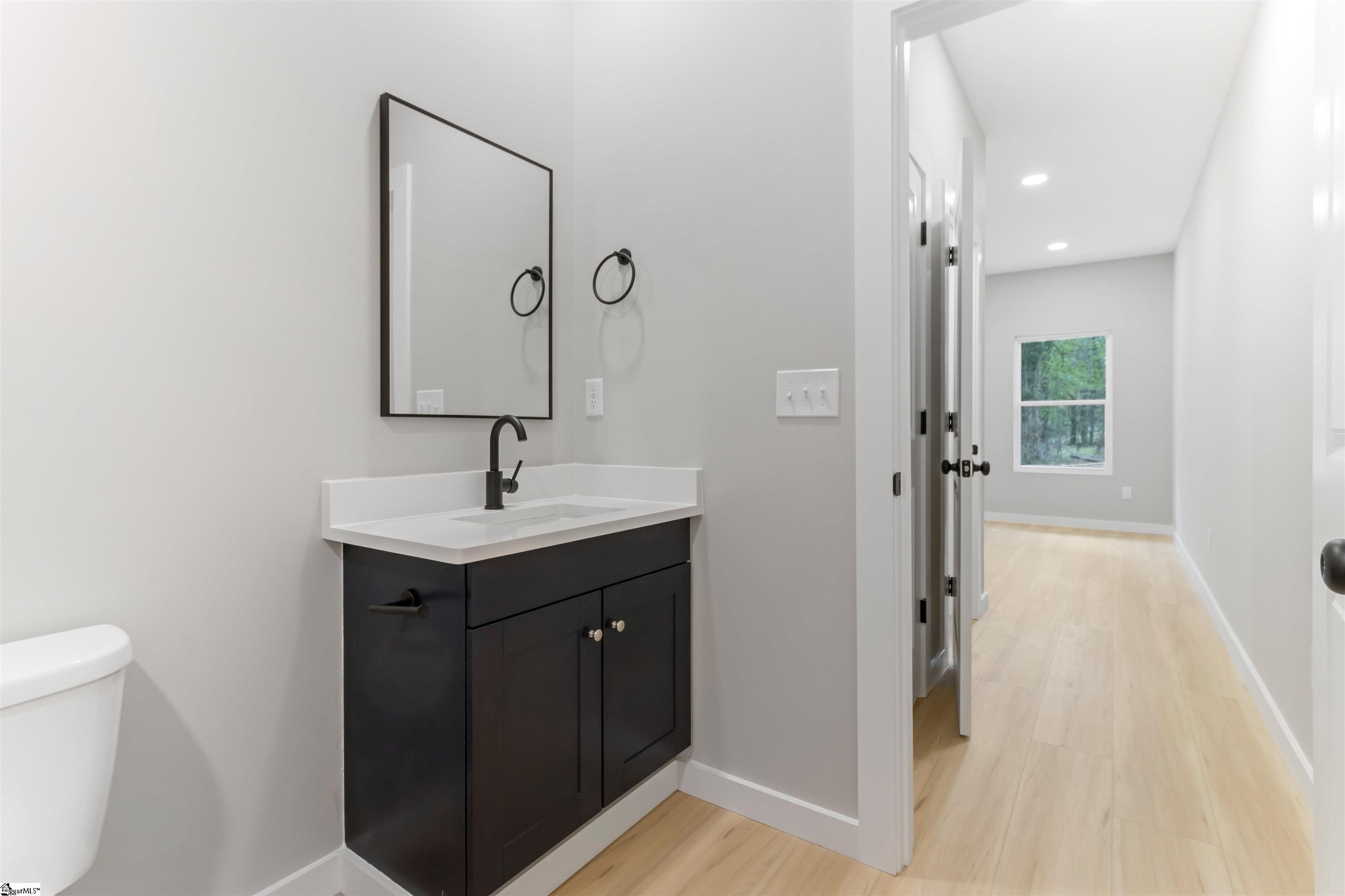 189 N Georgia Avenue Property Photo 27